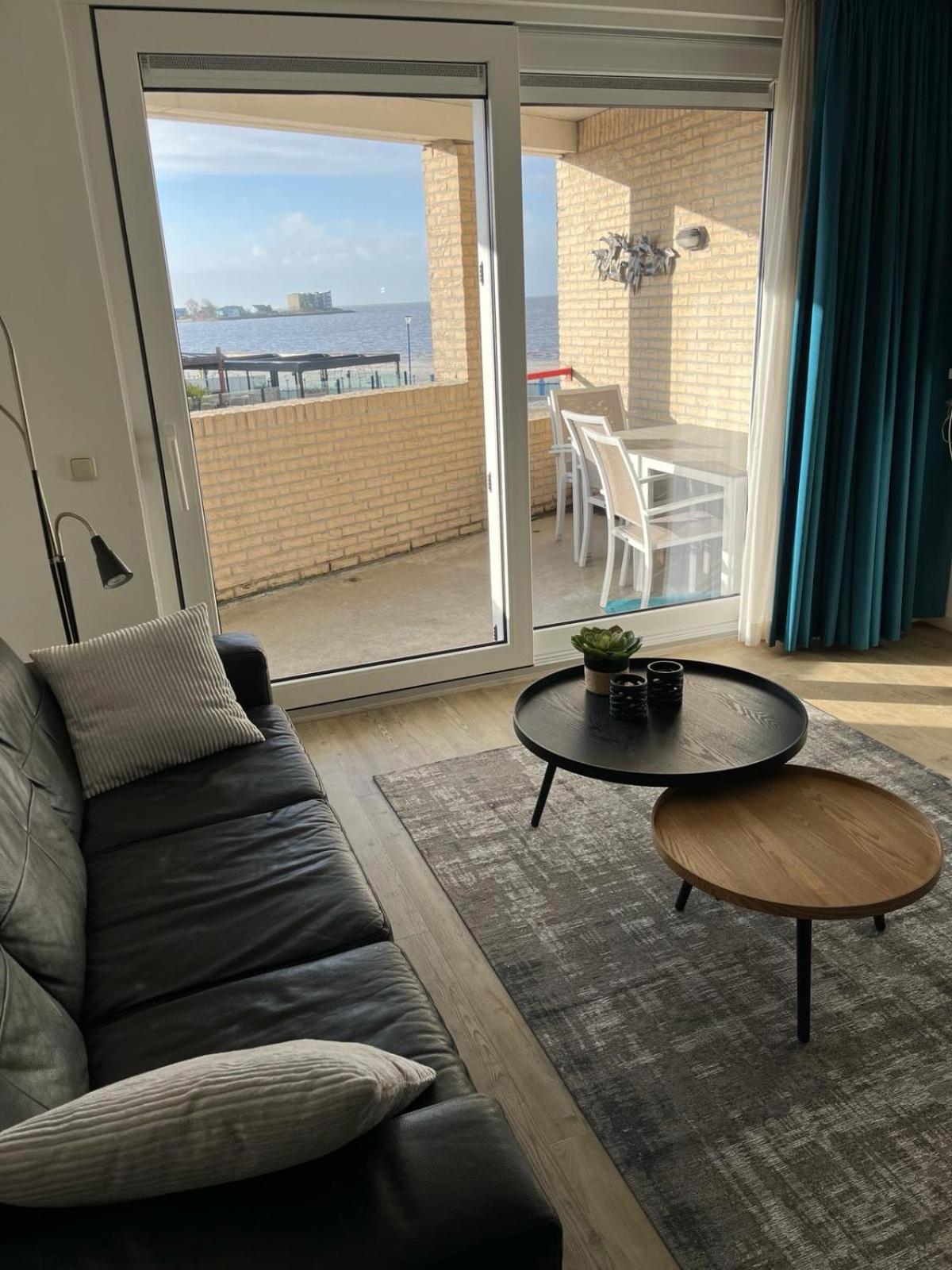 Appartement Strand Makkum view 2