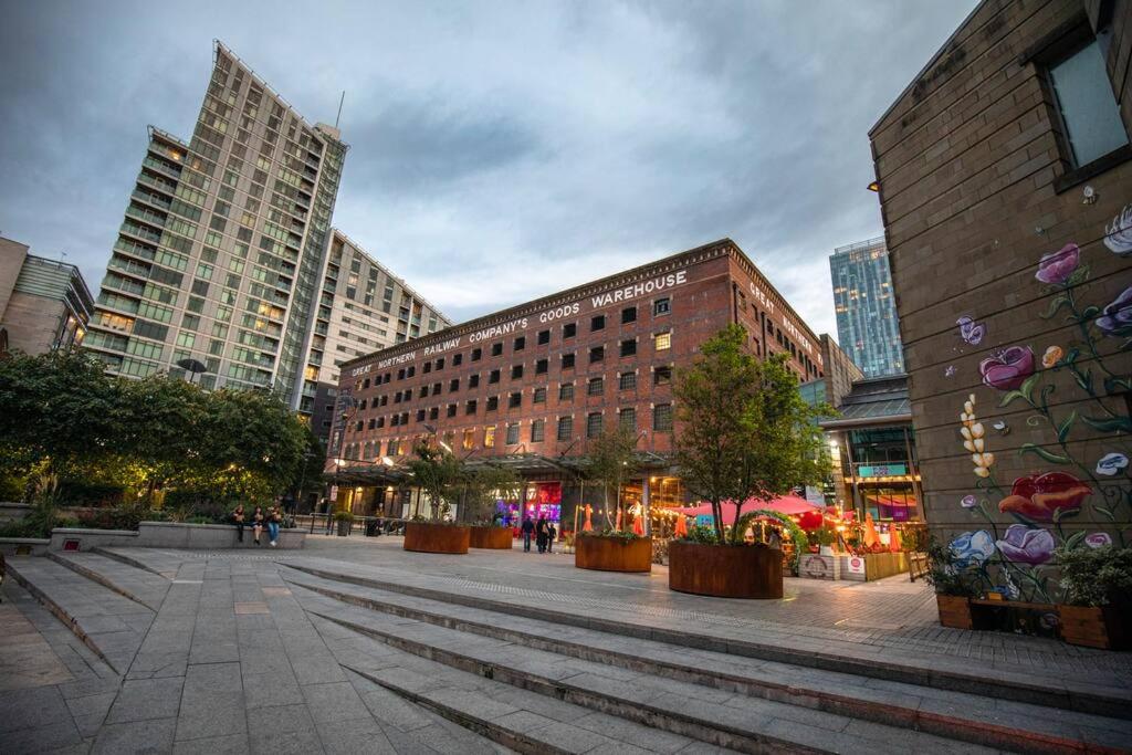 City SuperHost: Luxury Deansgate Townhouse view 3