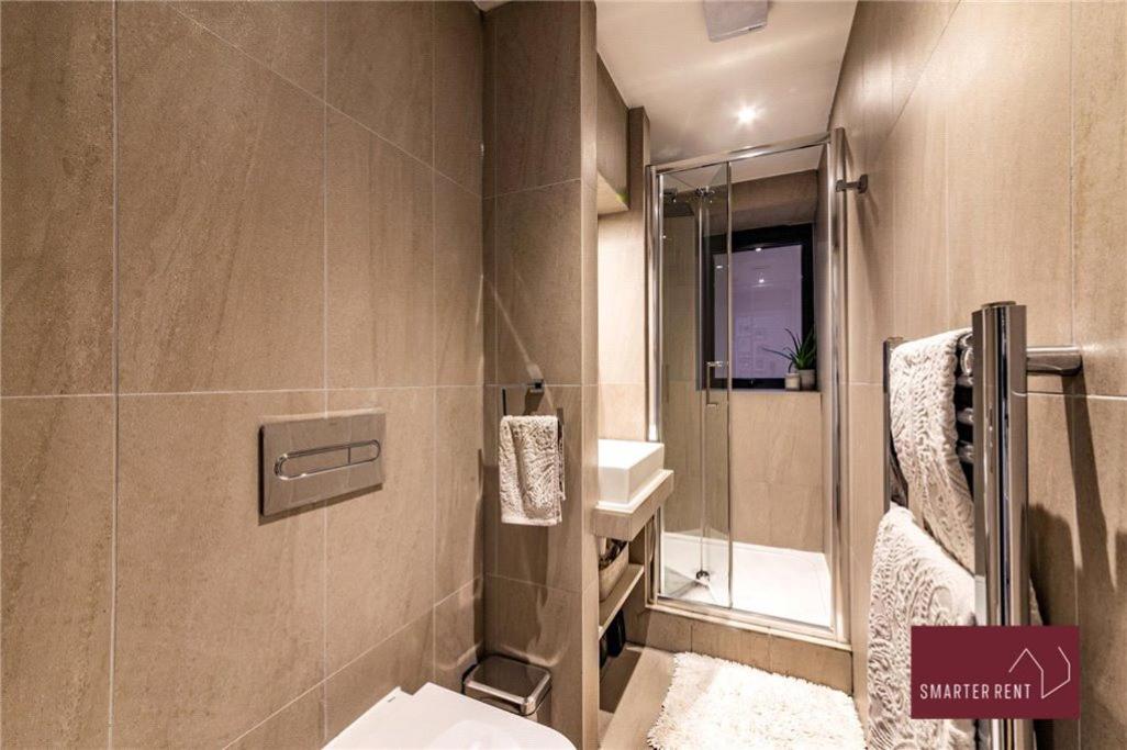 Wooburn Green - Modern One Bedroom Apartment view 5