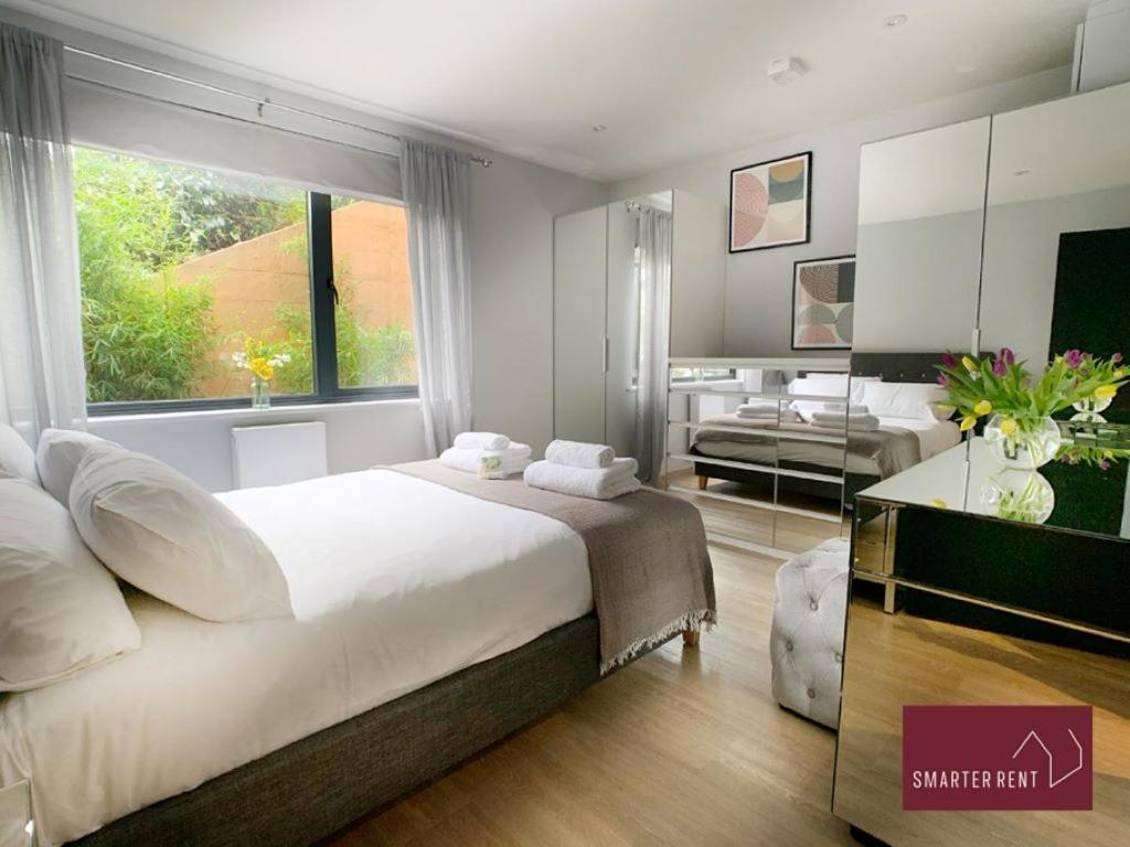 Wooburn Green - Modern One Bedroom Apartment view 4