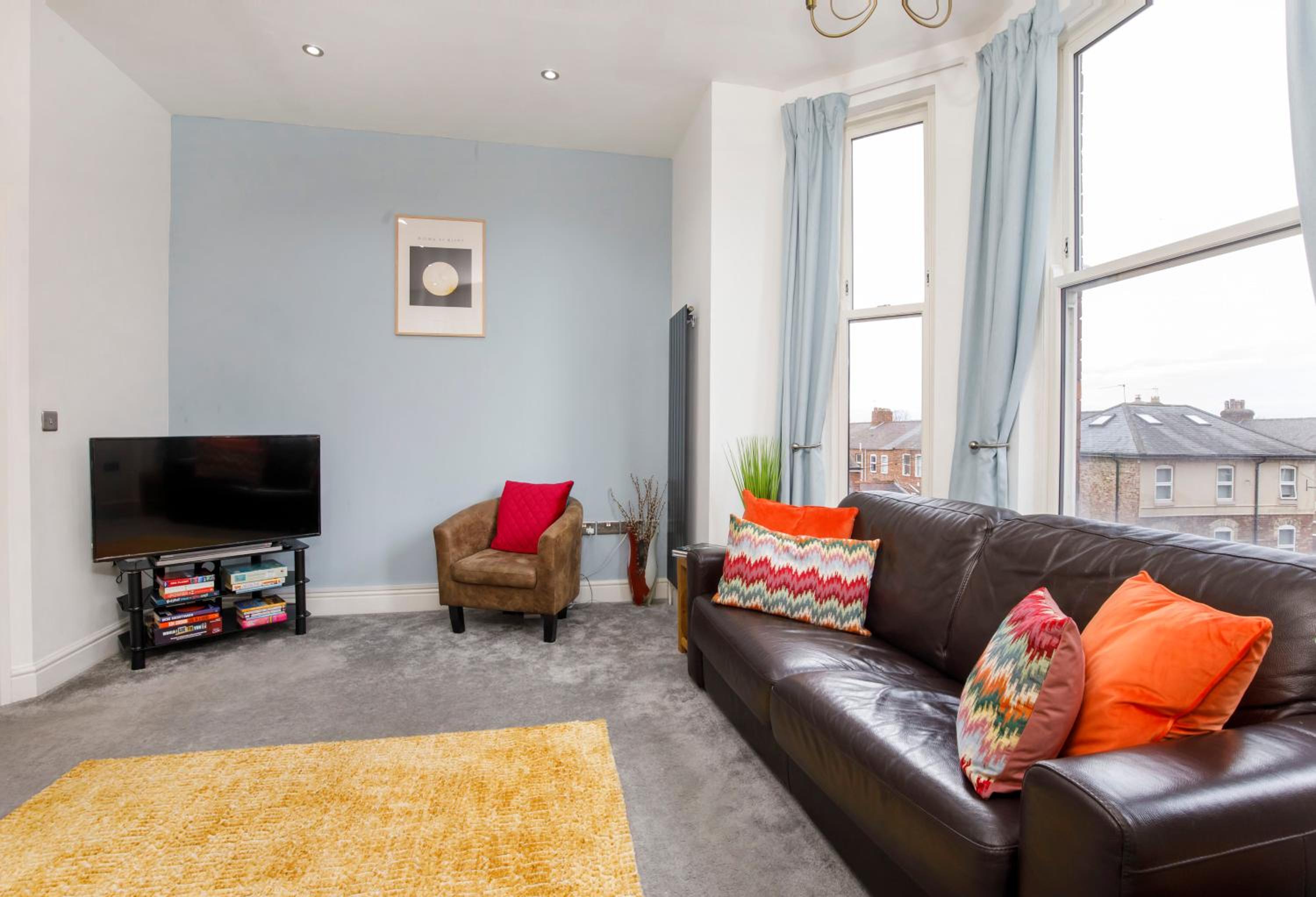 APARTMENT 5 THE KEYES view 5