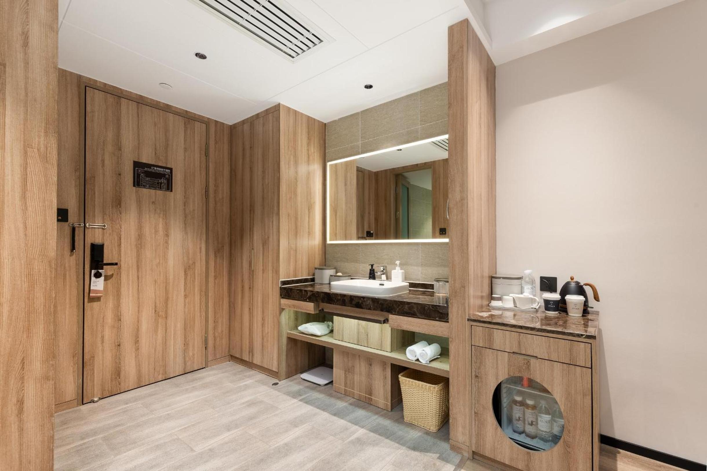 Atour Hotel Hefei Binhu Weizhou Avenue