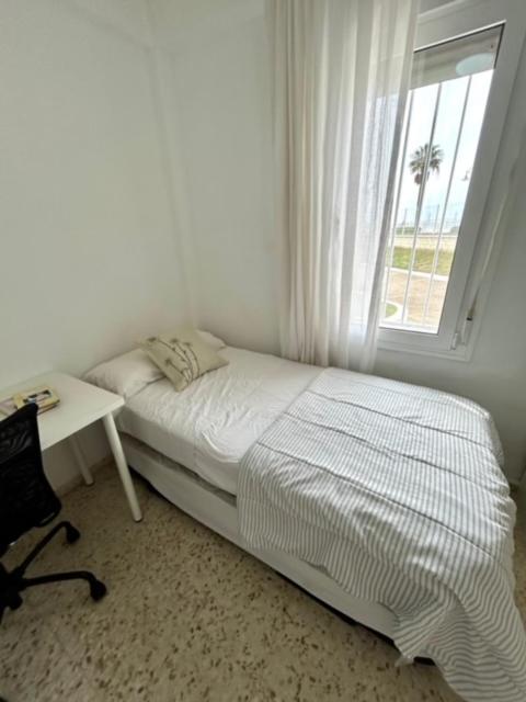 GATU VALDEPLAYA 1ª linea playa, Parking gratis y piscina - mayores de 21 años y familias view 3