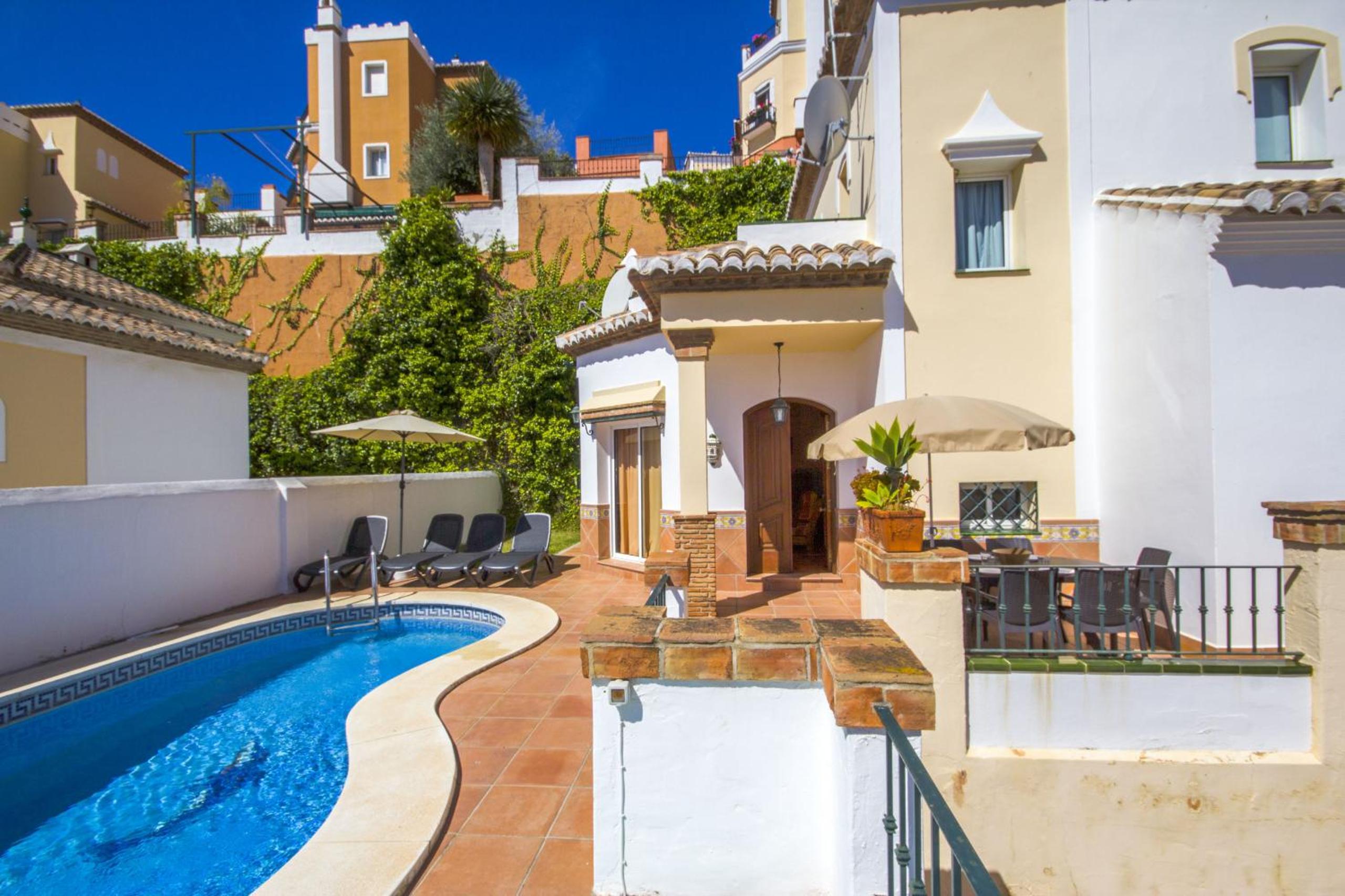Nerja Villas Tamango Hill Silhouse photo 3