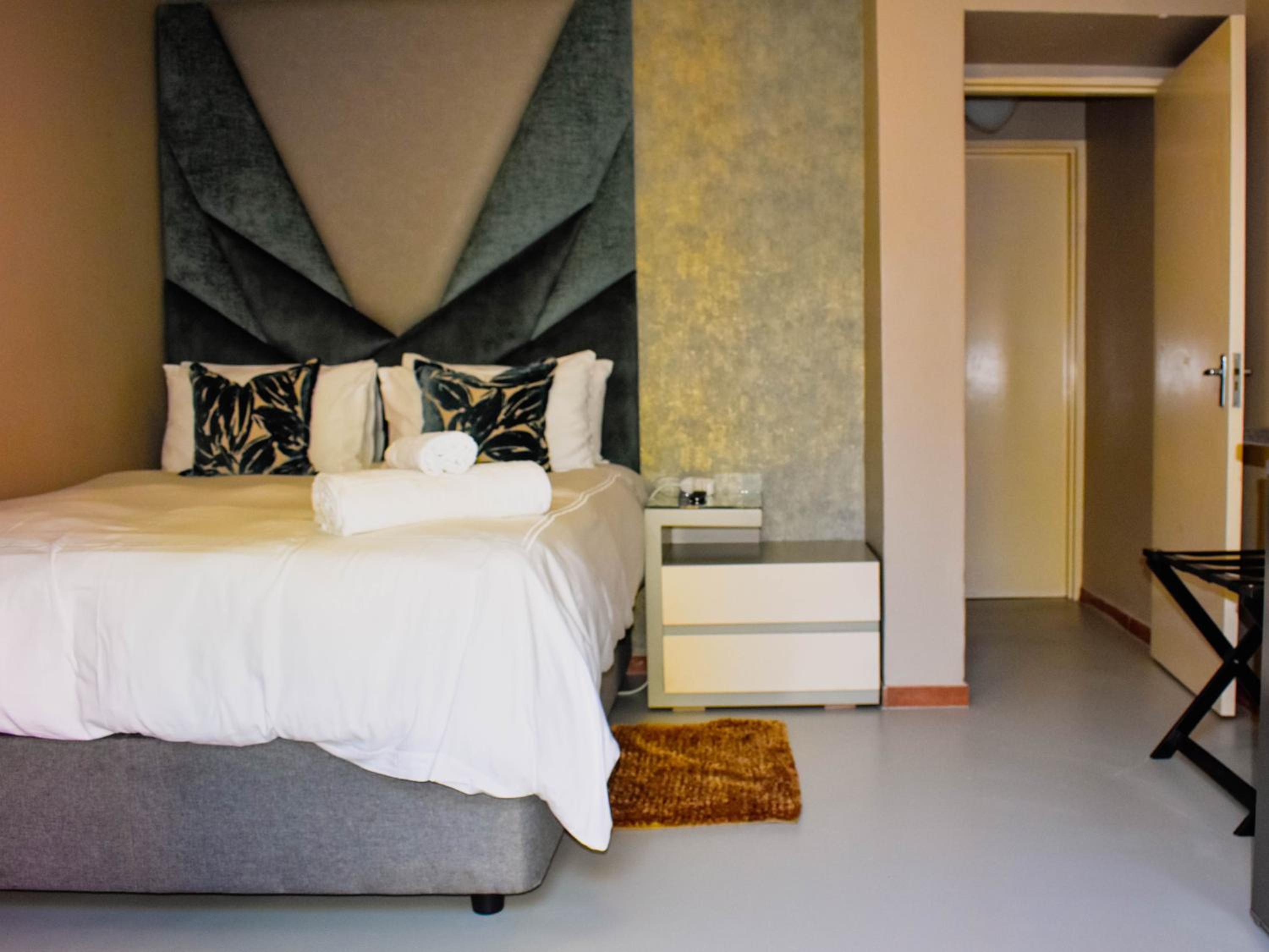 Serene Guest Manor