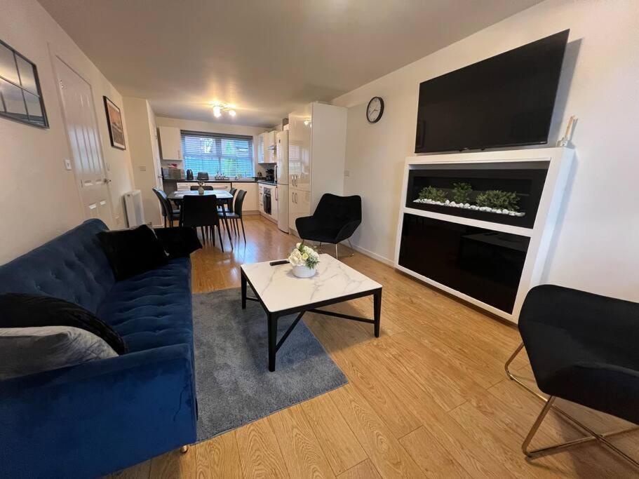 Loughborough Vacations - Braid House - Property Image 1