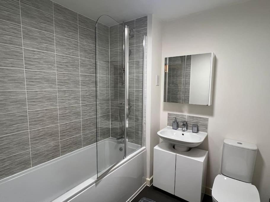 Loughborough Vacations - Braid House - Property Image 1