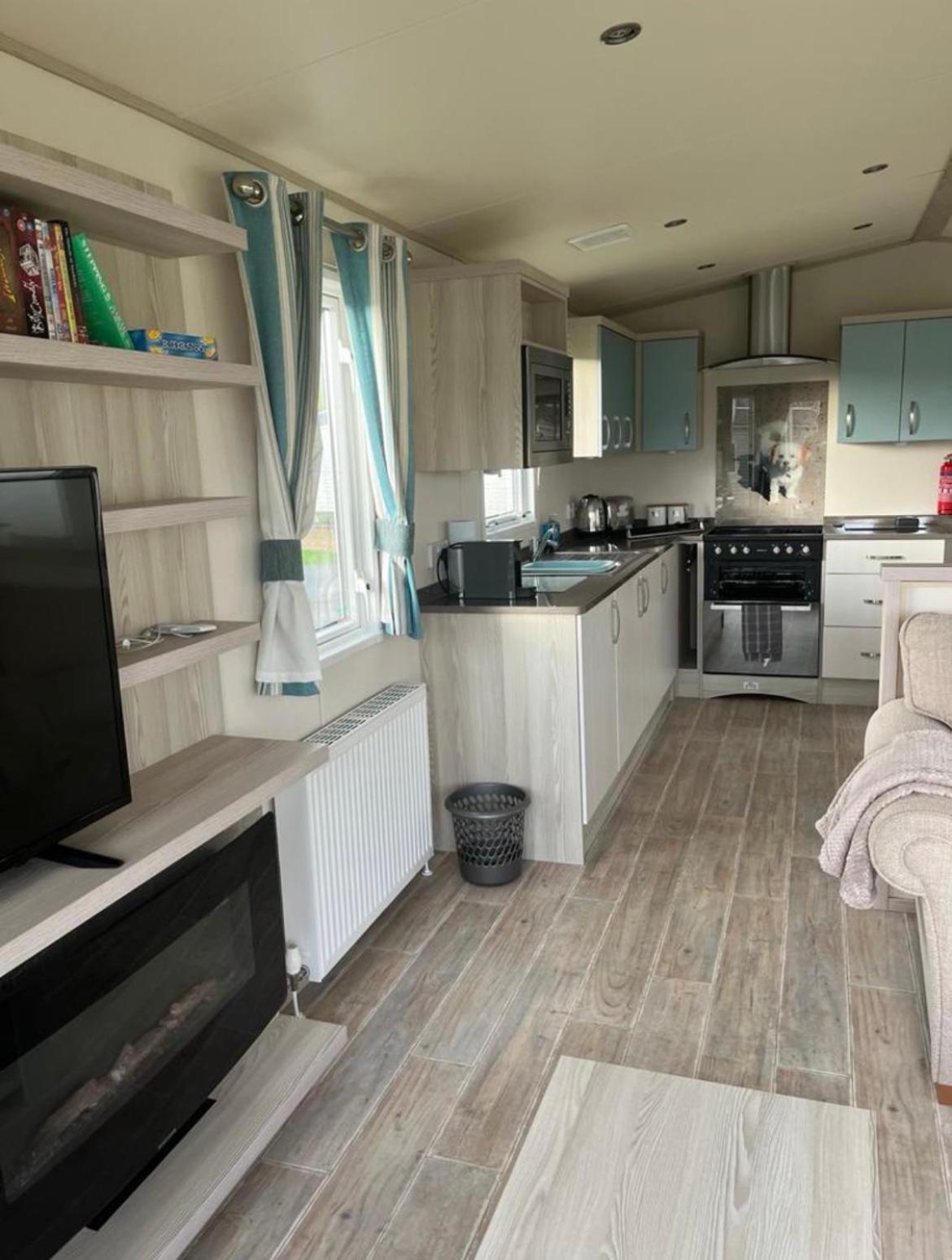 GDs Luxury Caravan Hire Turnberry Holiday Park view 5