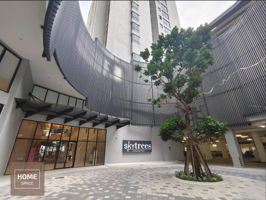 Cosy Sky Tree 5 min walk to Aeon Bukit Indah JB Legoland Exclusive Room Suite By HomeSpace