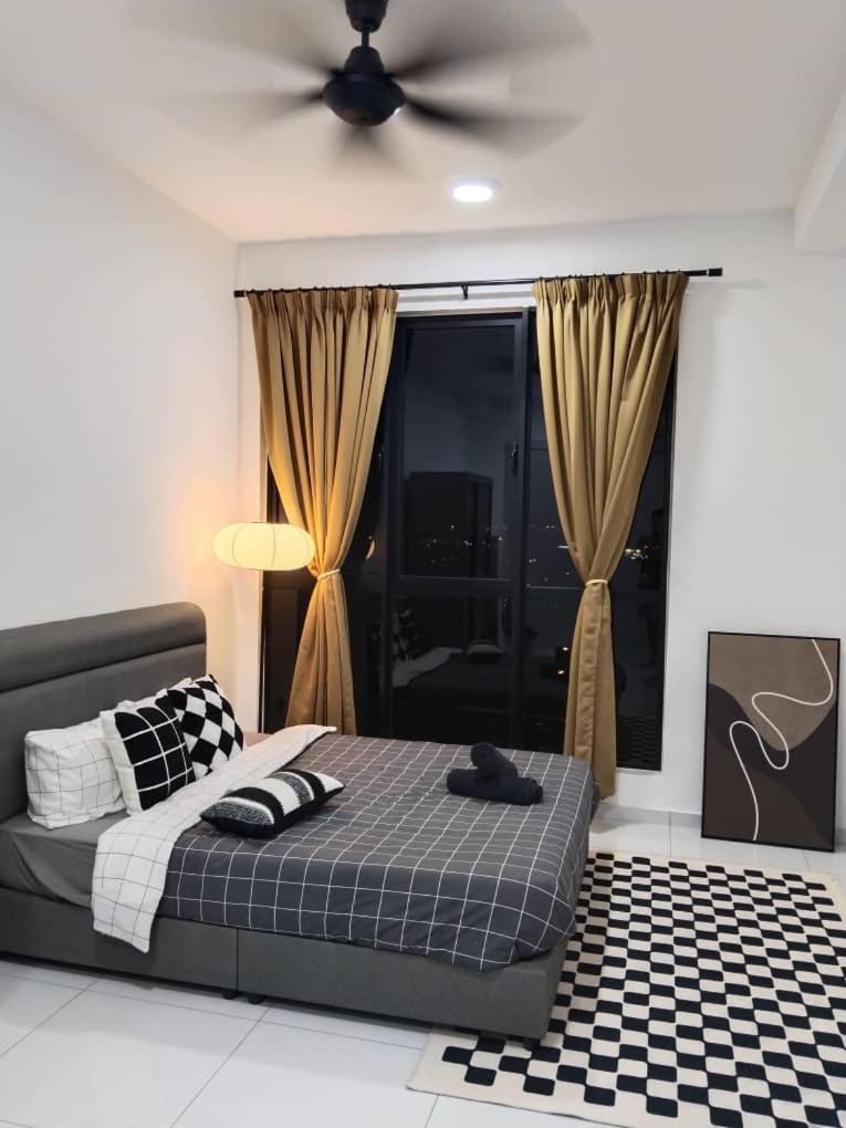 Cosy Sky Tree 5 min walk to Aeon Bukit Indah JB Legoland Exclusive Room Suite By HomeSpace