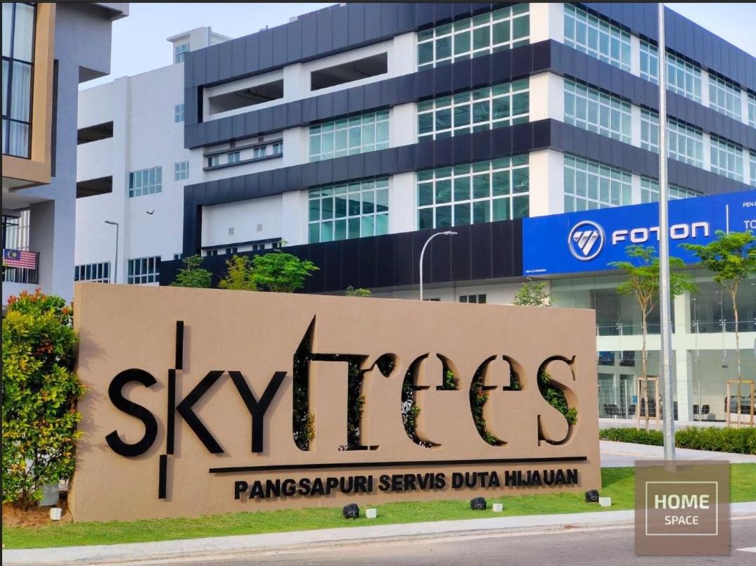 Cosy Sky Tree 5 min walk to Aeon Bukit Indah JB Legoland Exclusive Room Suite By HomeSpace