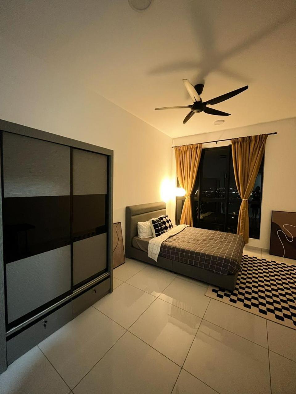 Cosy Sky Tree 5 min walk to Aeon Bukit Indah JB Legoland Exclusive Room Suite By HomeSpace