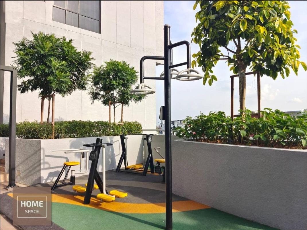 Cosy Sky Tree 5 min walk to Aeon Bukit Indah JB Legoland Exclusive Room Suite By HomeSpace