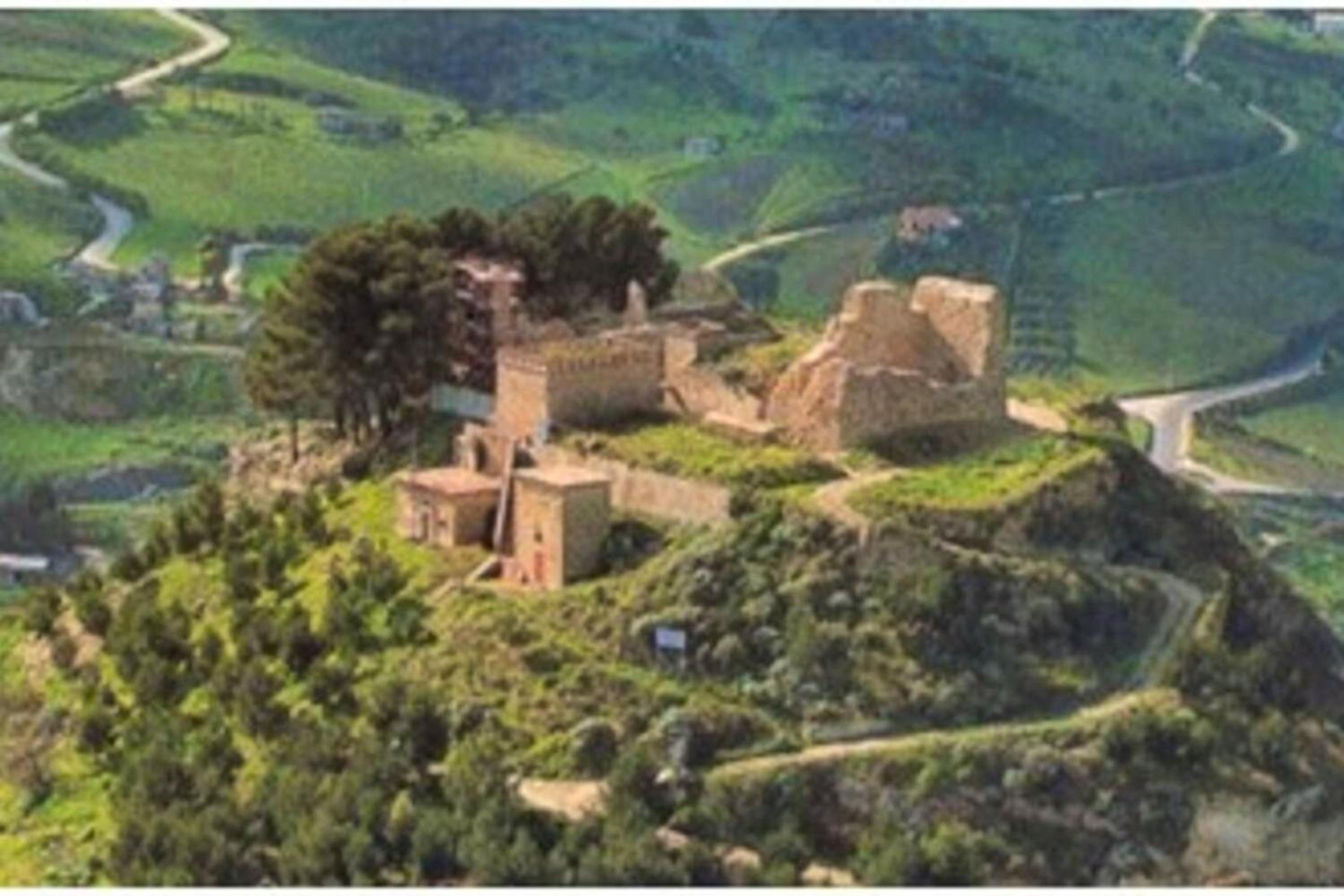 Charming house in Calatafimi with sunny terrace view 3