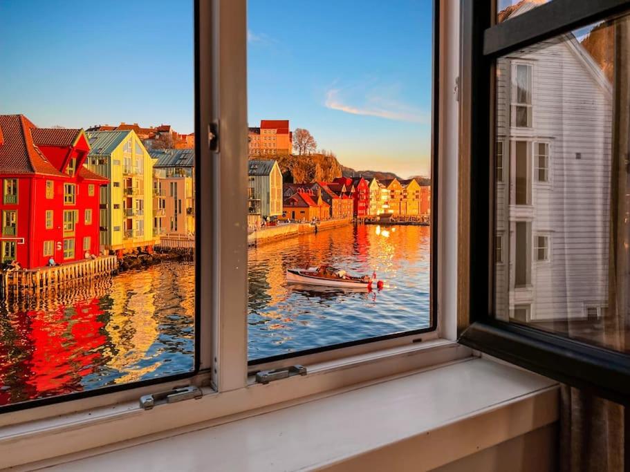 Seafront Apt. with Elevator and French Balcony view 5