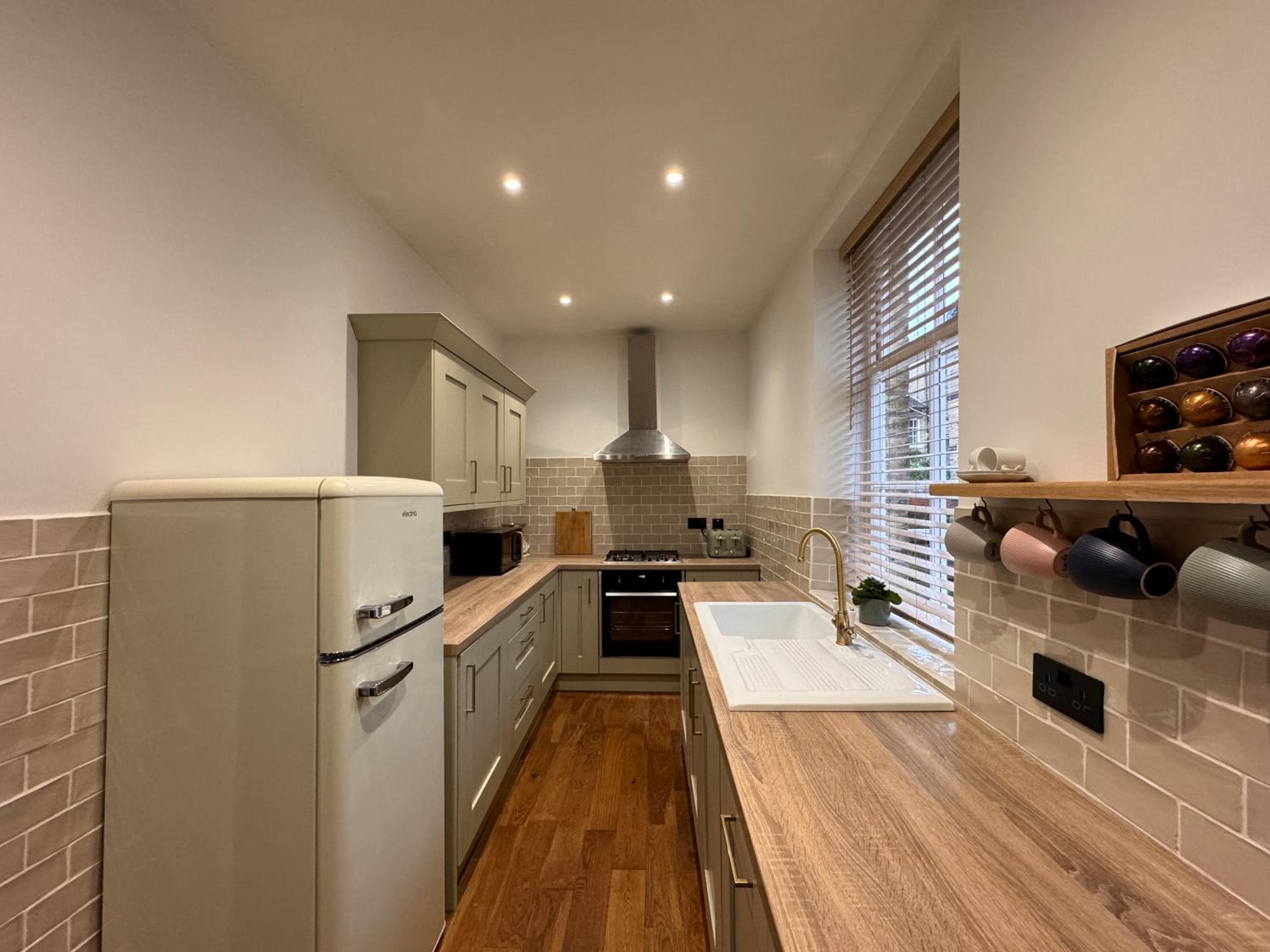 Beautiful, Relaxing Home in Central Saltaire view 4