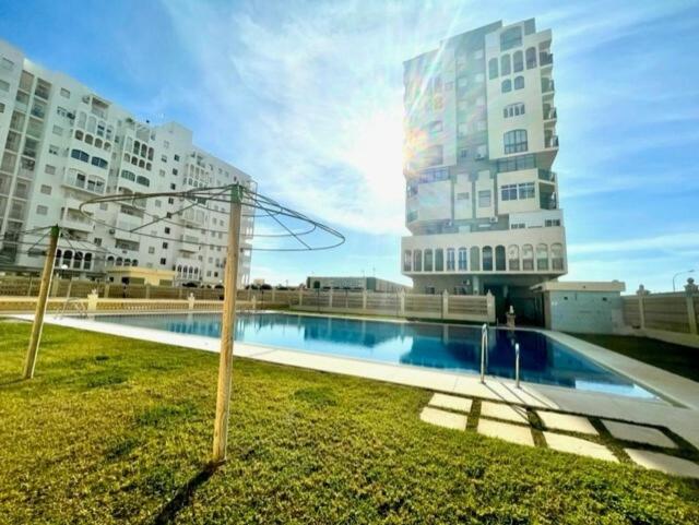 GATU DULCE en la playa, Parking gratis, terraza vista al mar, aire acc, piscina, Preferente mayores de 21 años y familias view 2