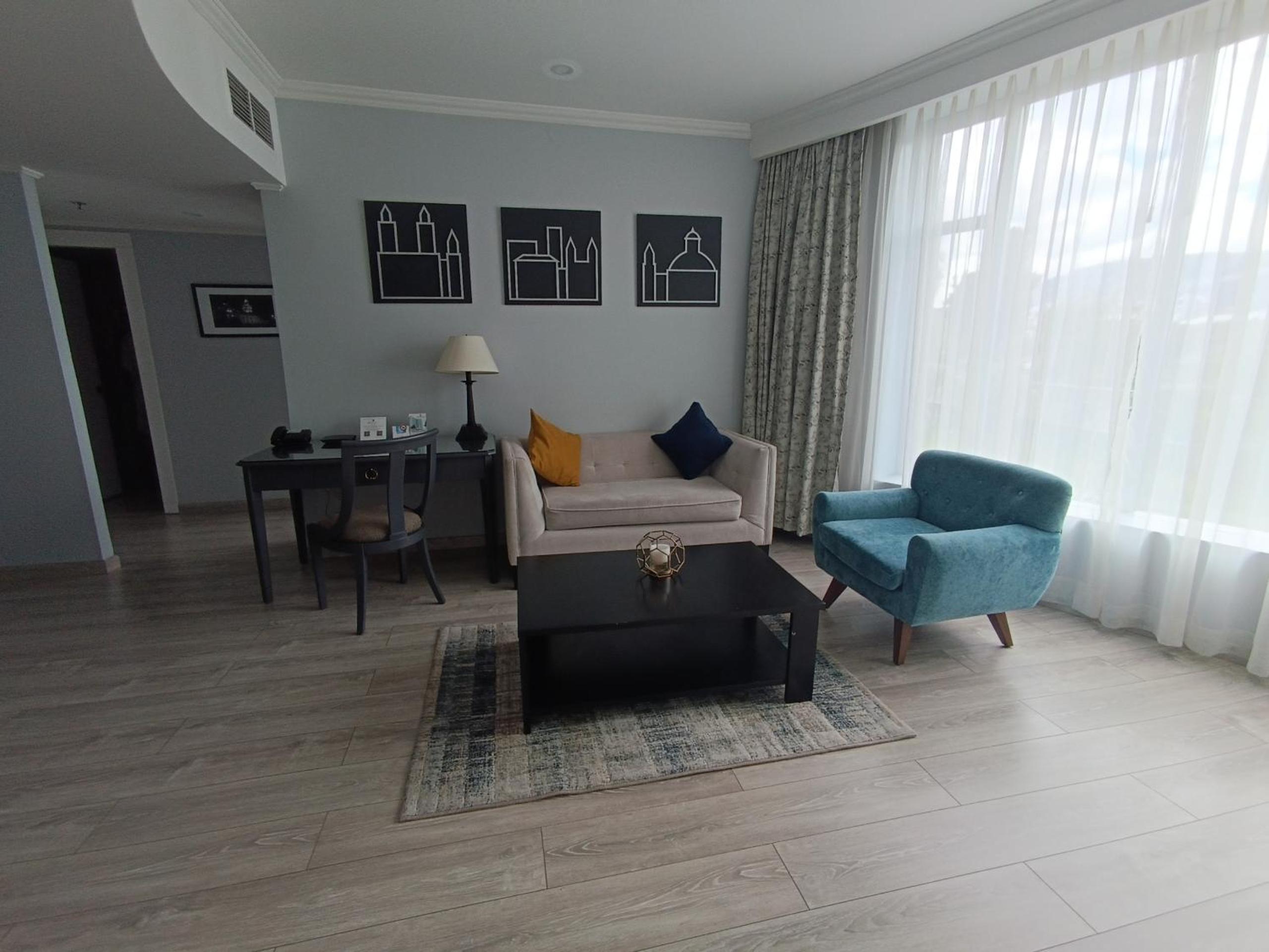 Aparta Hotel Torres de Suites