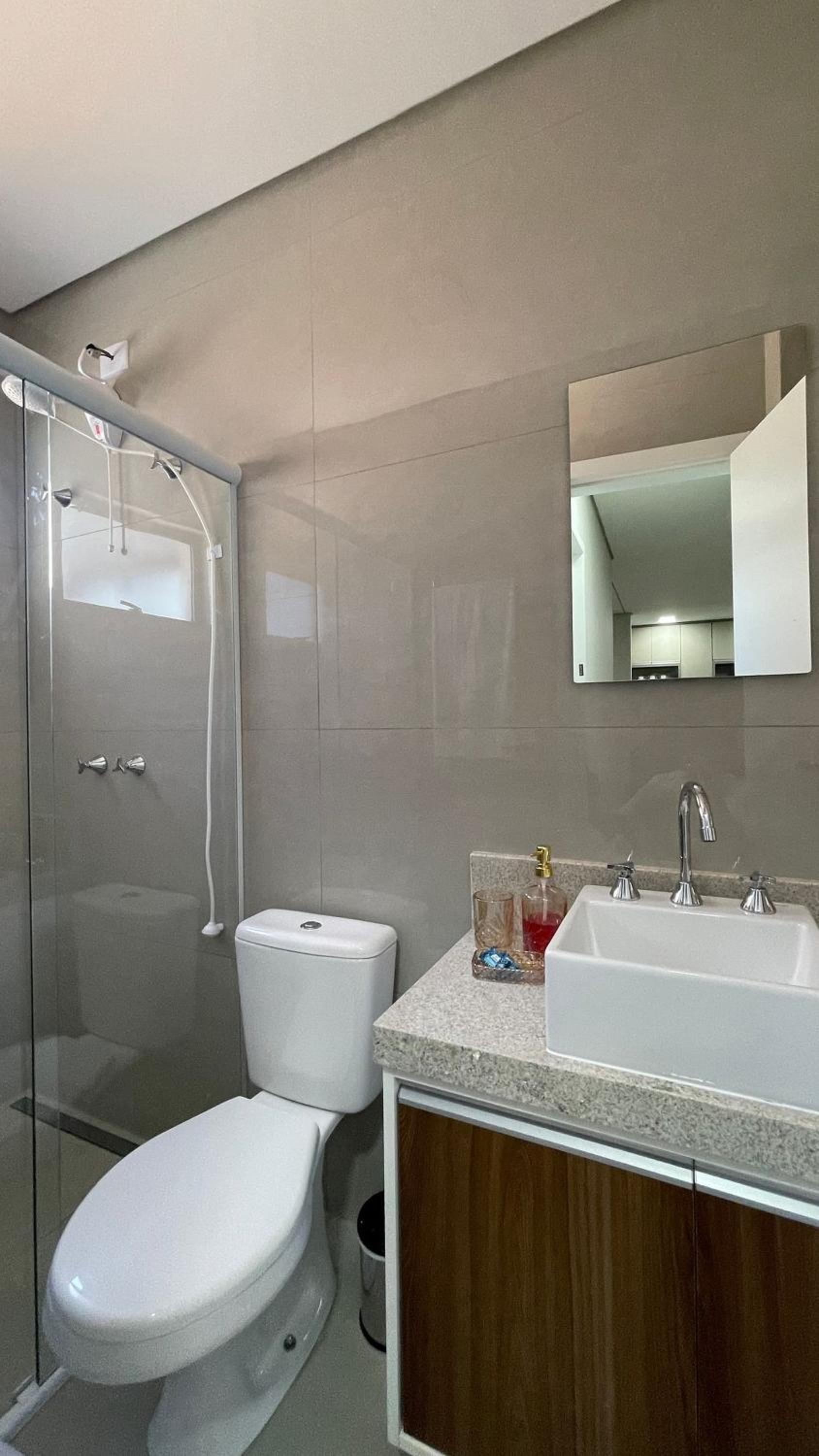 Novo e amplo apartamento a poucos passos do Shopping JL