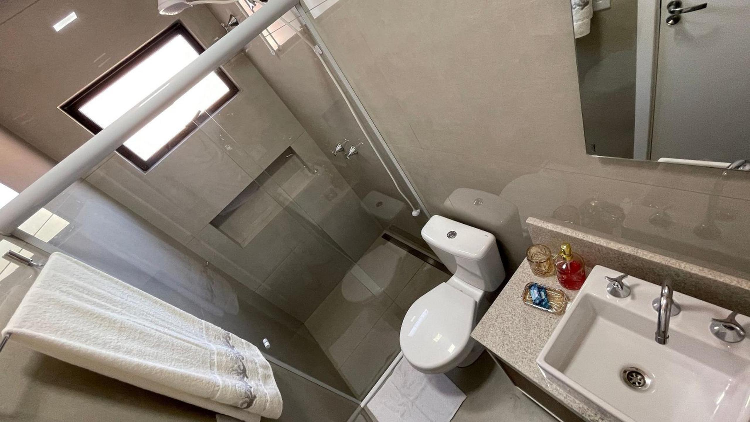 Novo e amplo apartamento a poucos passos do Shopping JL