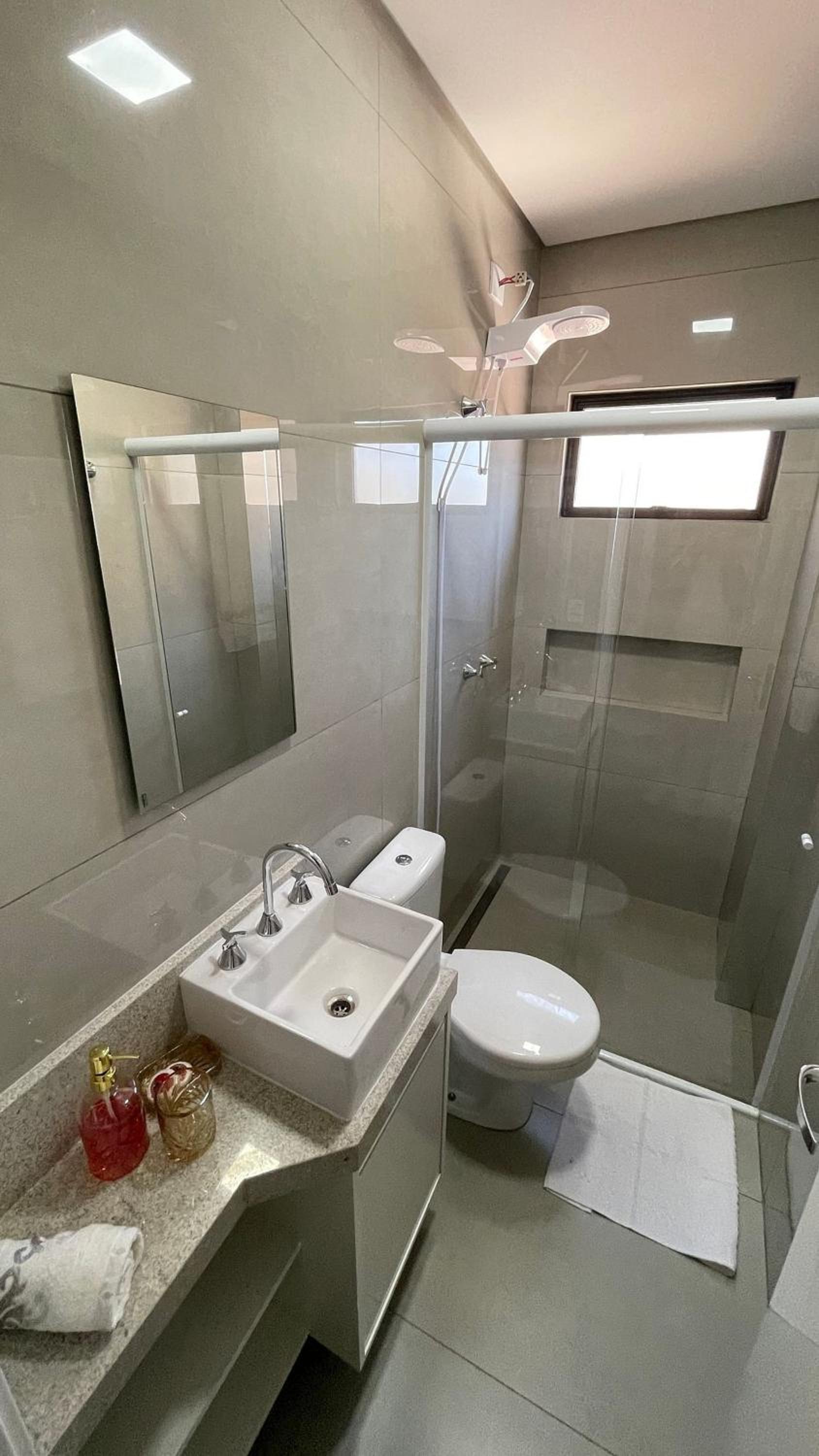 Novo e amplo apartamento a poucos passos do Shopping JL