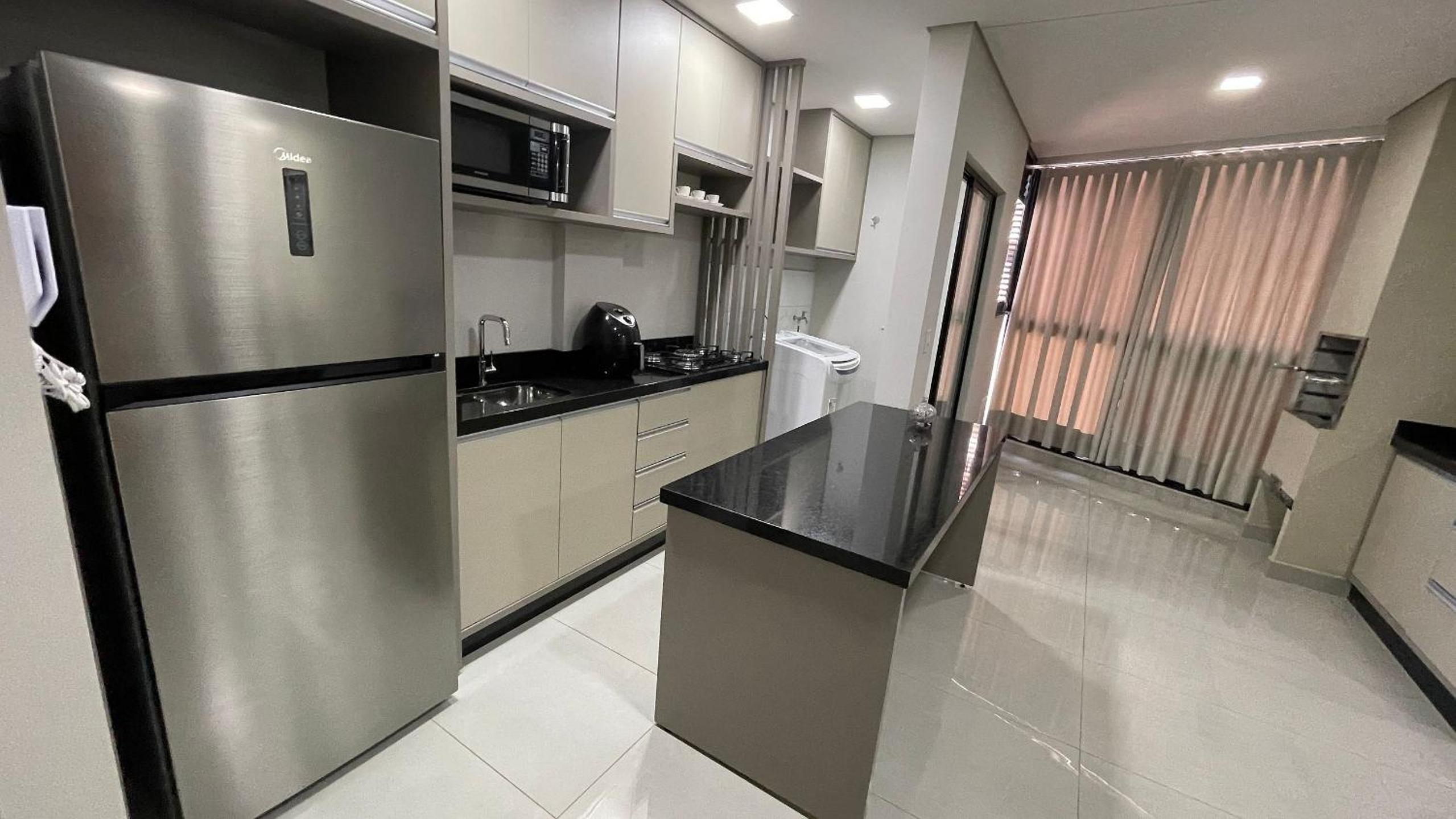 Novo e amplo apartamento a poucos passos do Shopping JL