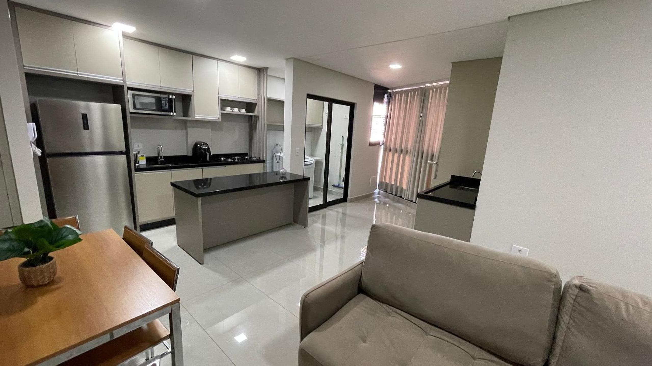Novo e amplo apartamento a poucos passos do Shopping JL