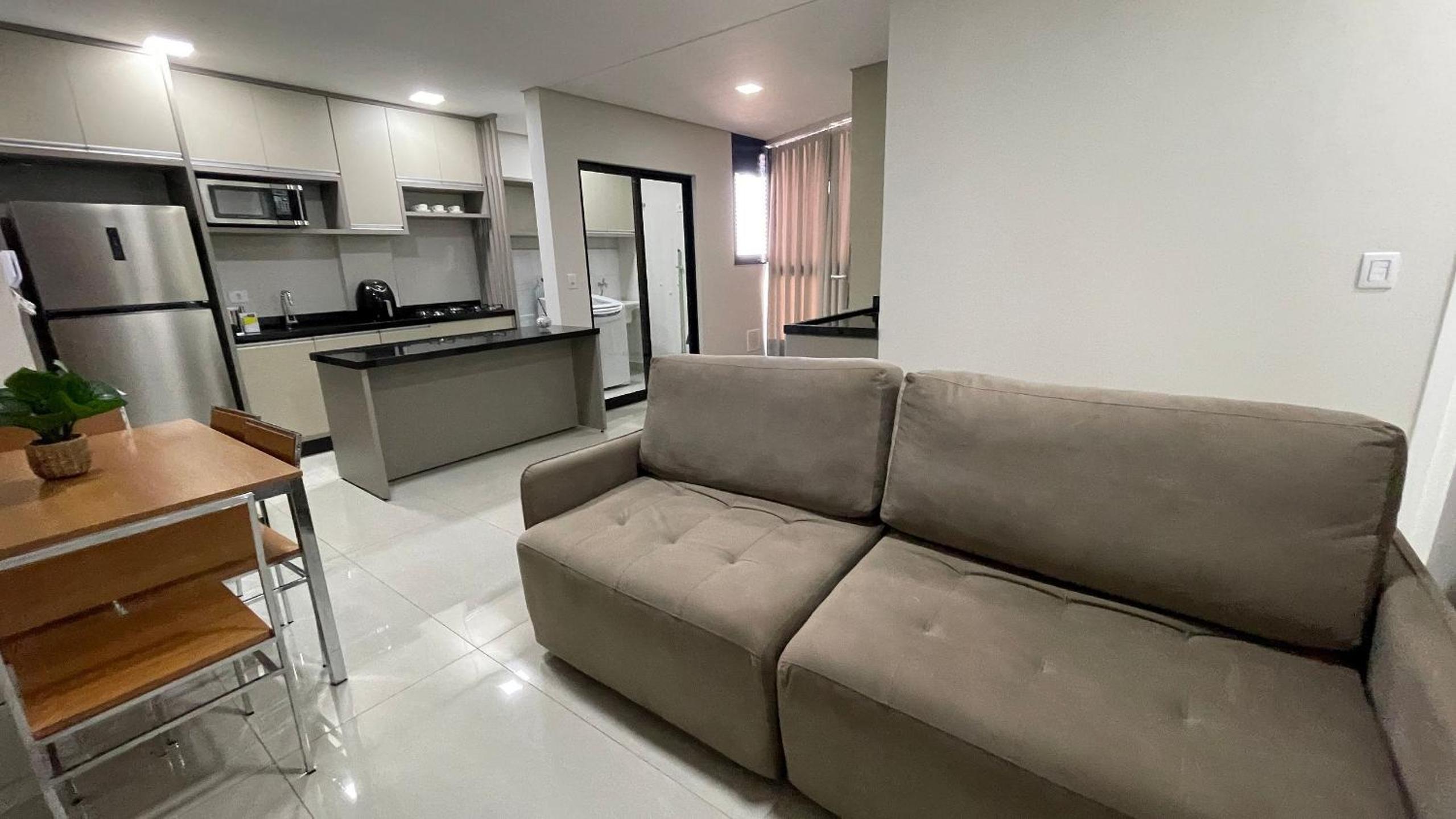 Novo e amplo apartamento a poucos passos do Shopping JL