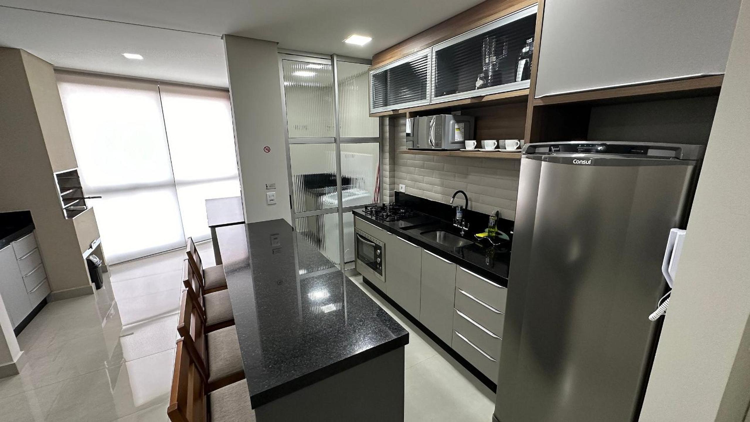 Novo e amplo apartamento a poucos passos do Shopping JL