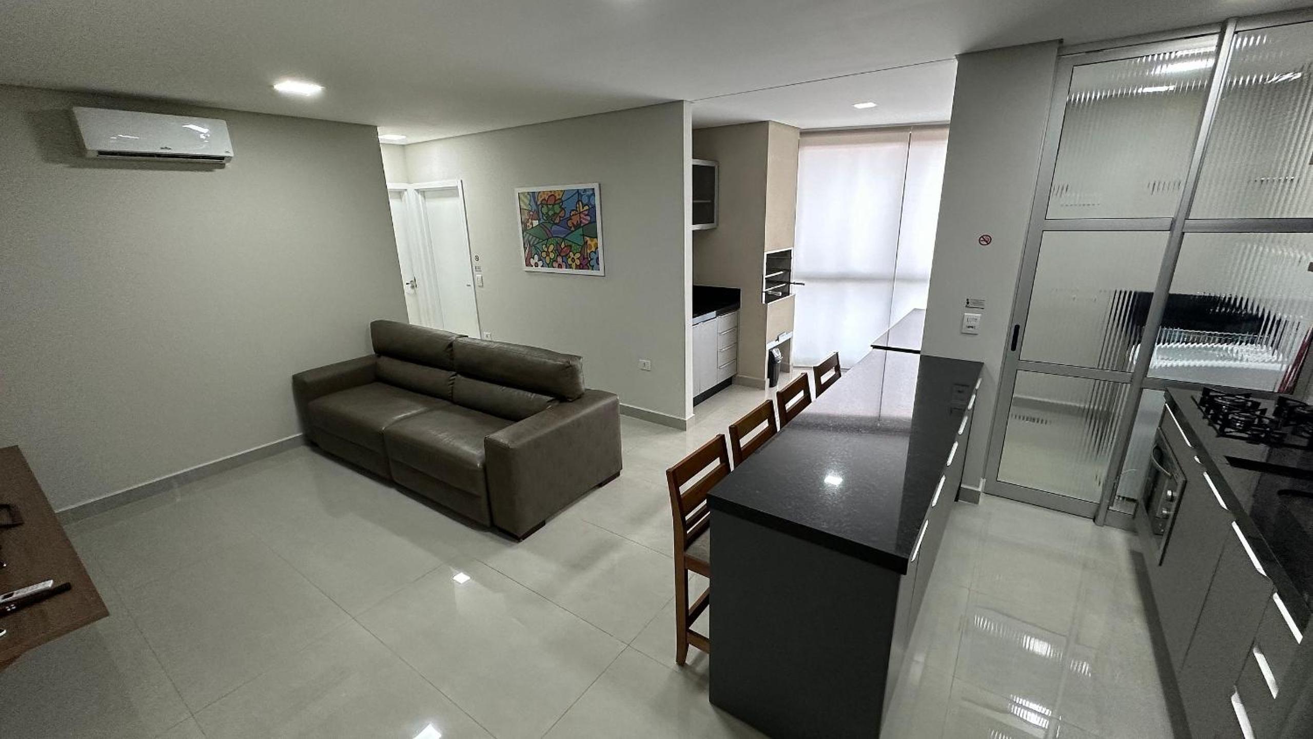 Novo e amplo apartamento a poucos passos do Shopping JL