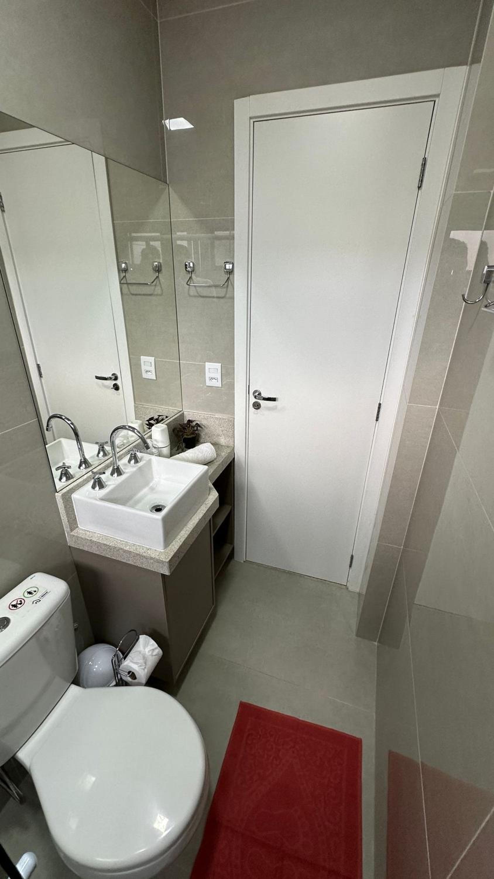 Novo e amplo apartamento a poucos passos do Shopping JL