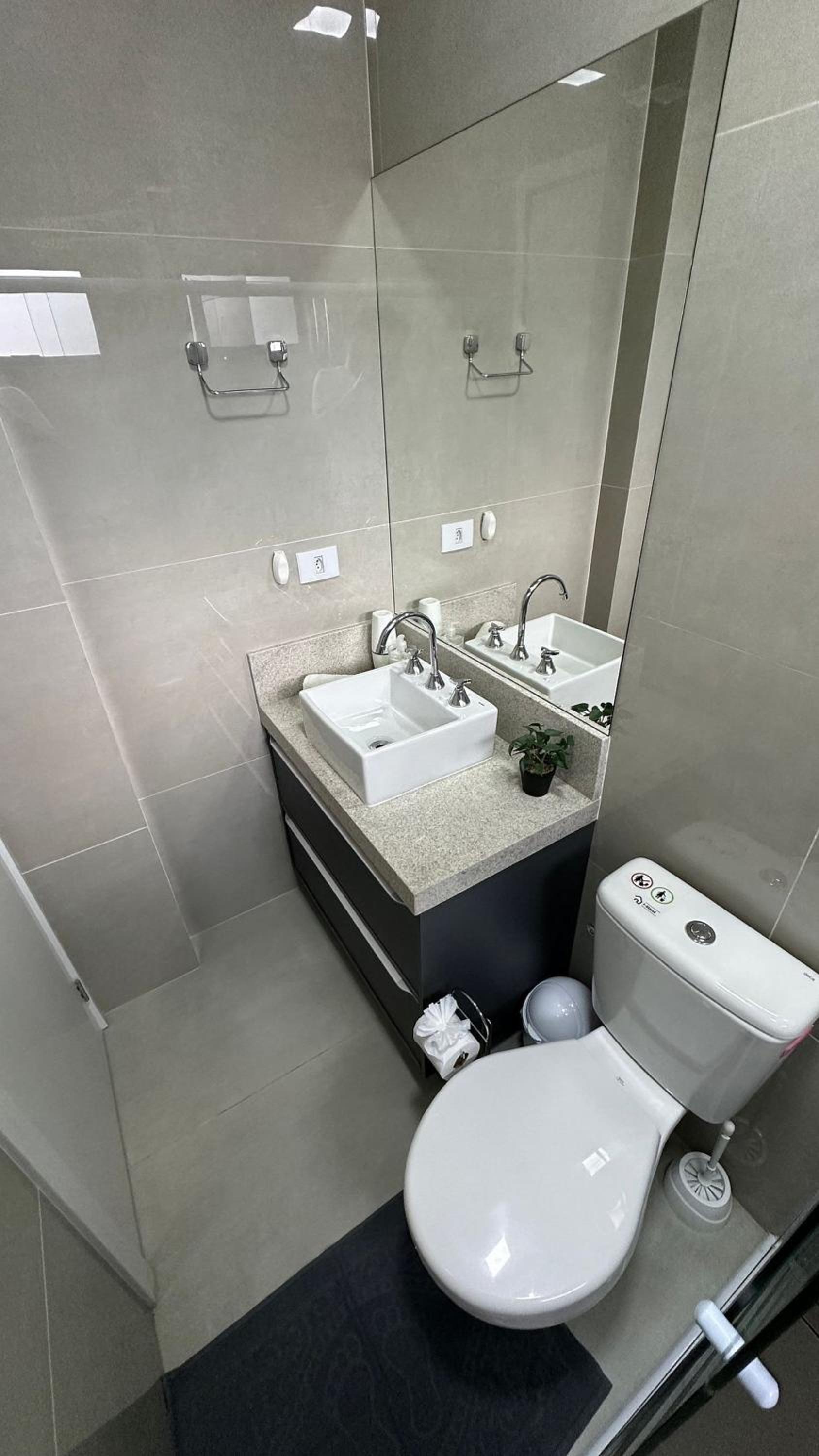 Novo e amplo apartamento a poucos passos do Shopping JL