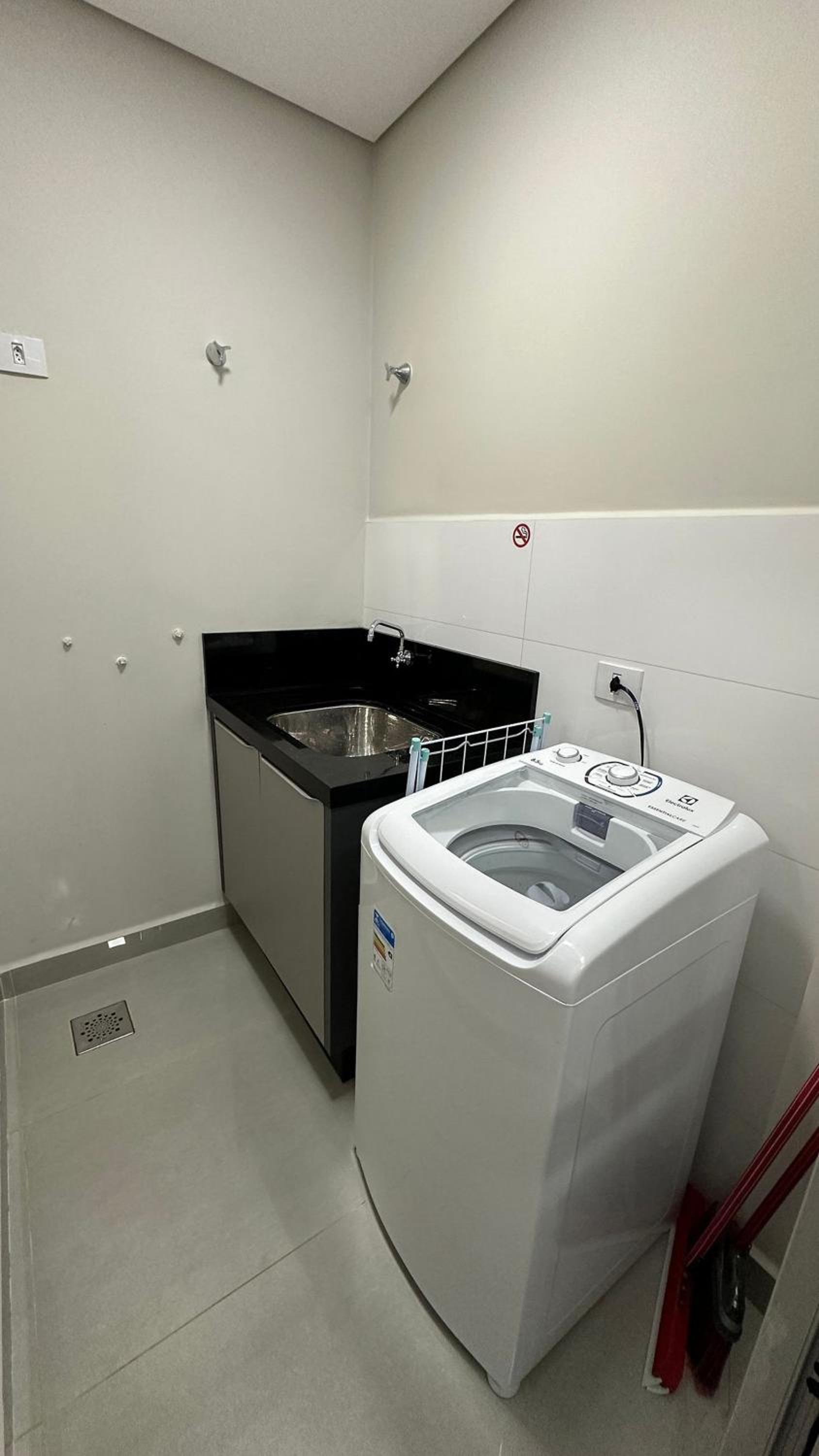 Novo e amplo apartamento a poucos passos do Shopping JL