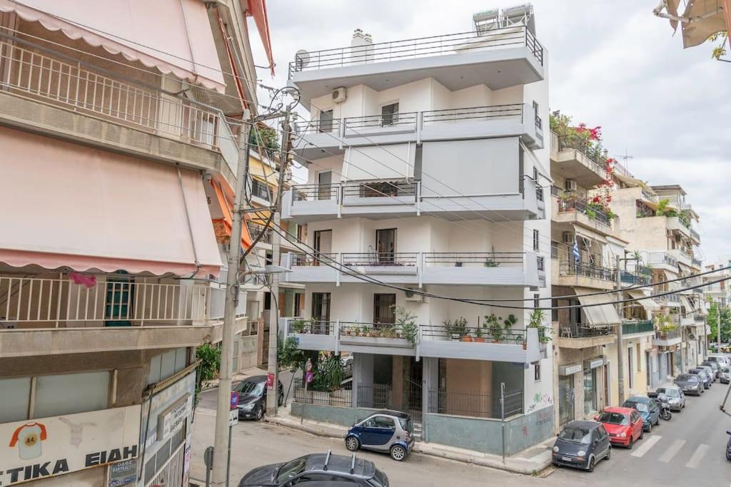 Spacious apt close to metro