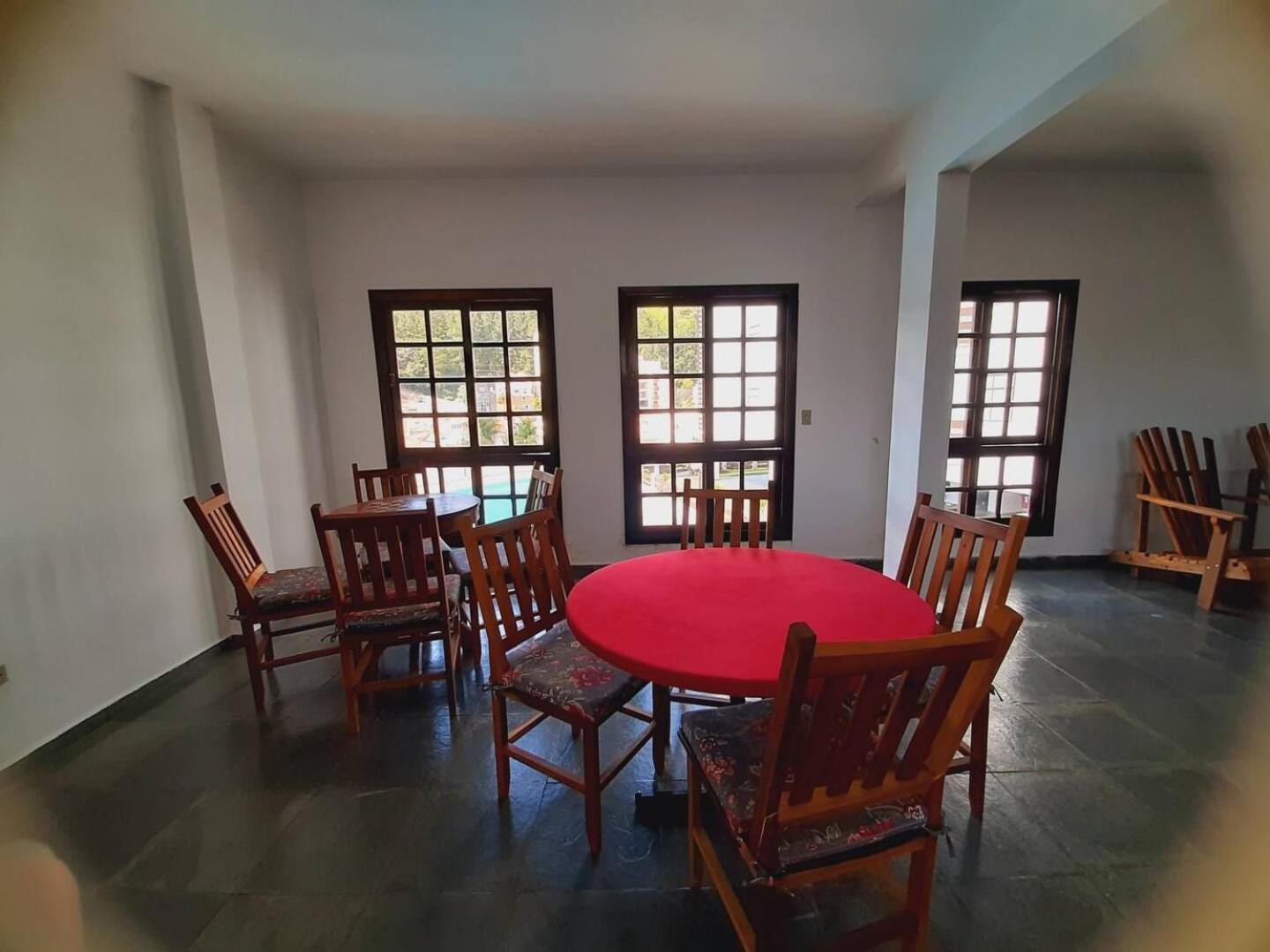 Lindo Apartamento no Centro Com Varanda