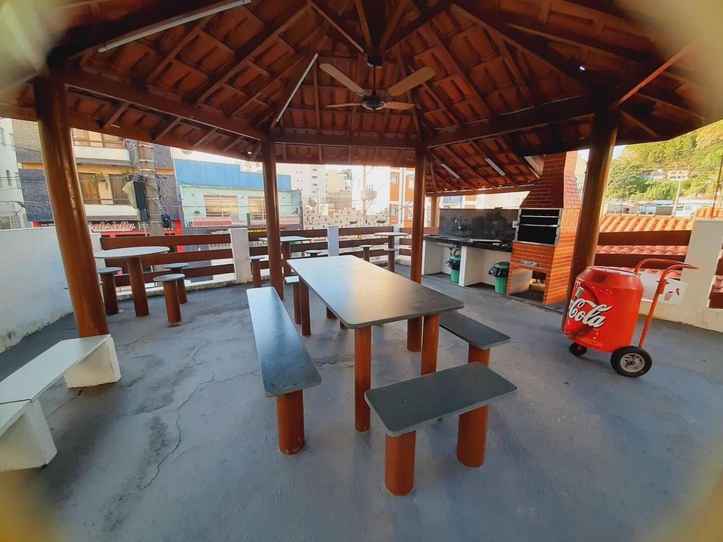 Lindo Apartamento no Centro Com Varanda