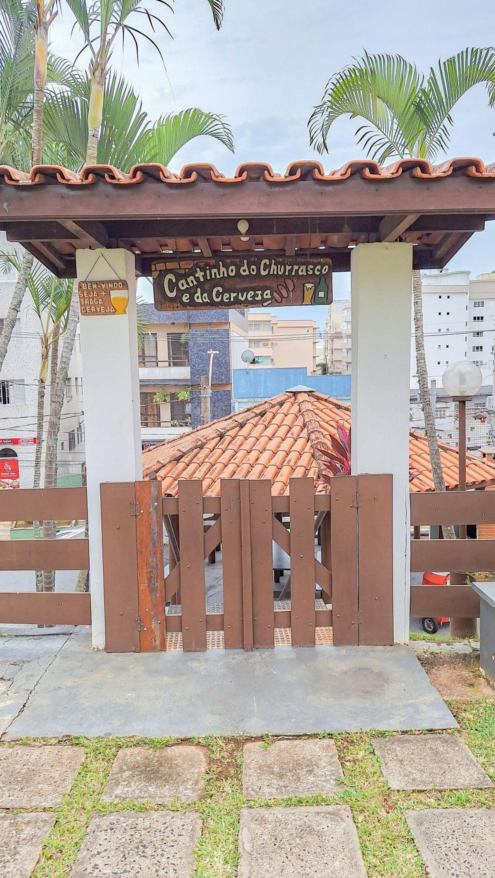 Lindo Apartamento no Centro Com Varanda