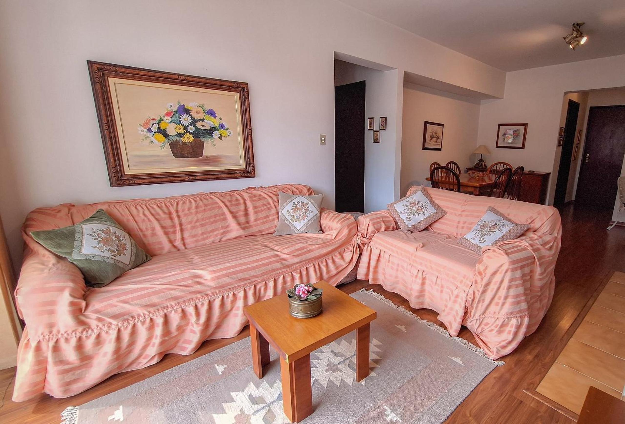 Lindo Apartamento no Centro Com Varanda
