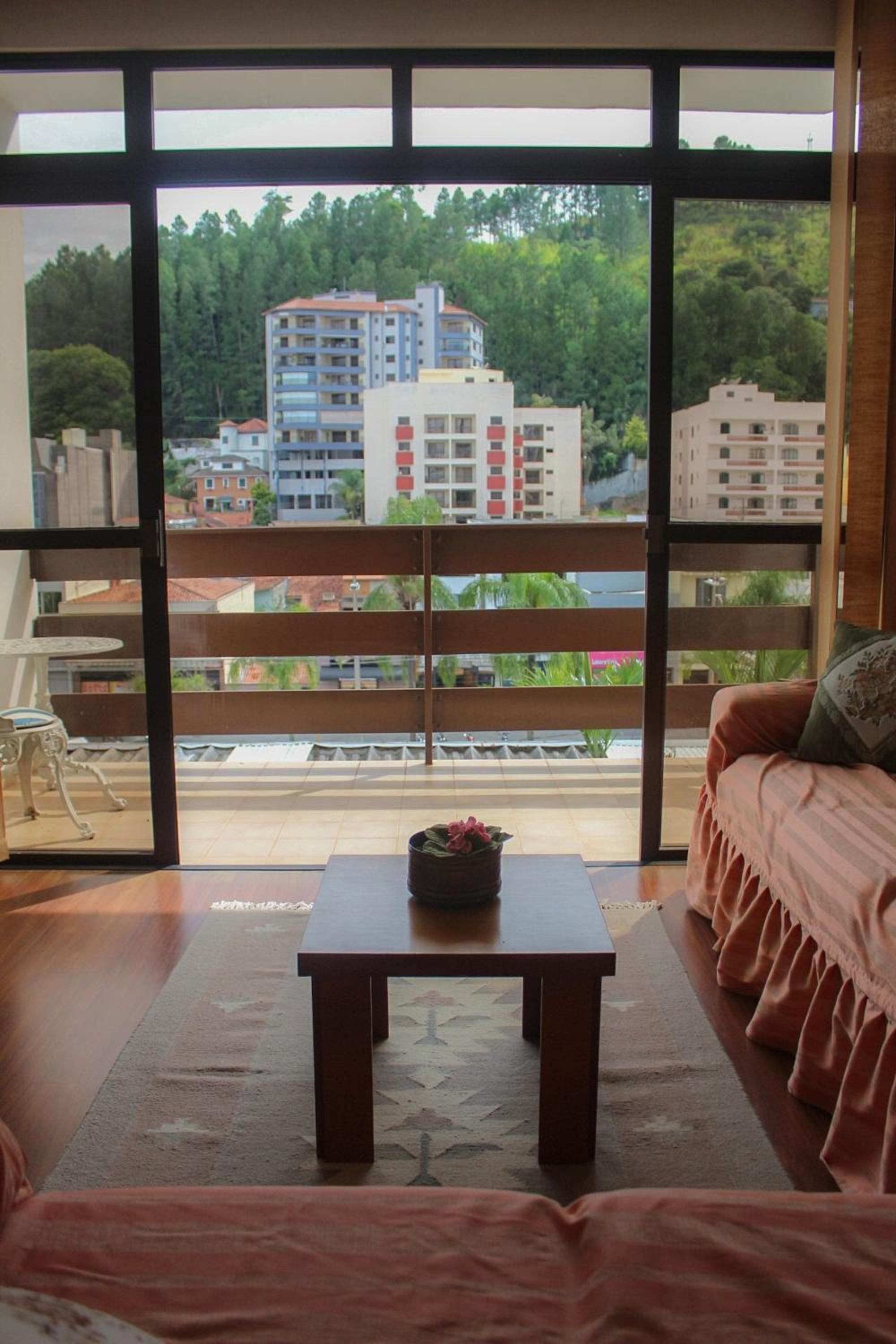 Lindo Apartamento no Centro Com Varanda