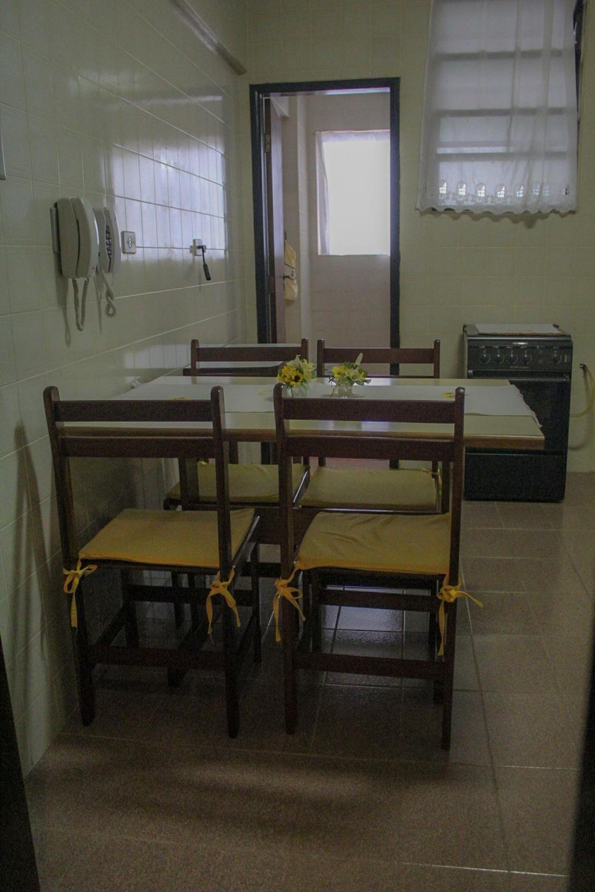 Lindo Apartamento no Centro Com Varanda