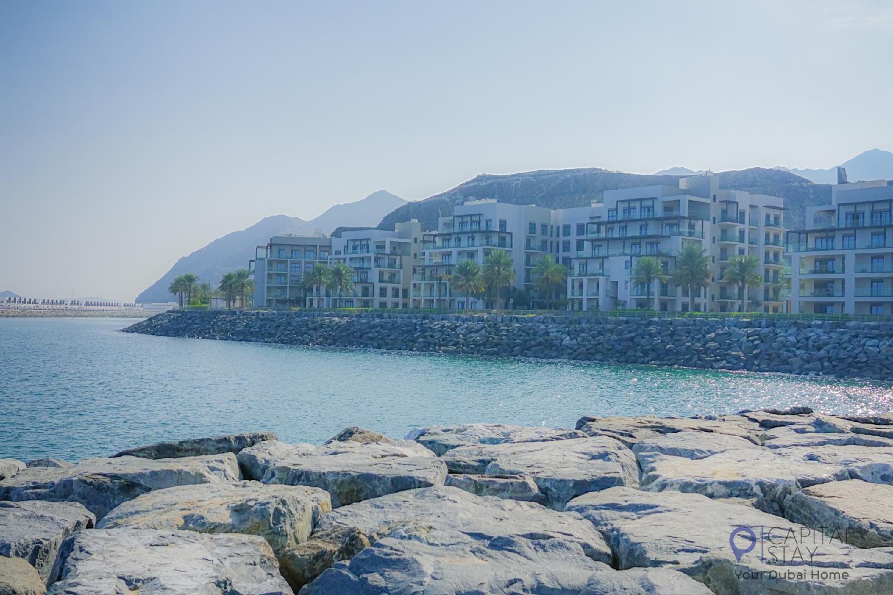 Capital Stay- Private Two Bed Apartment - The Address Beach Resort Residences Fujairah