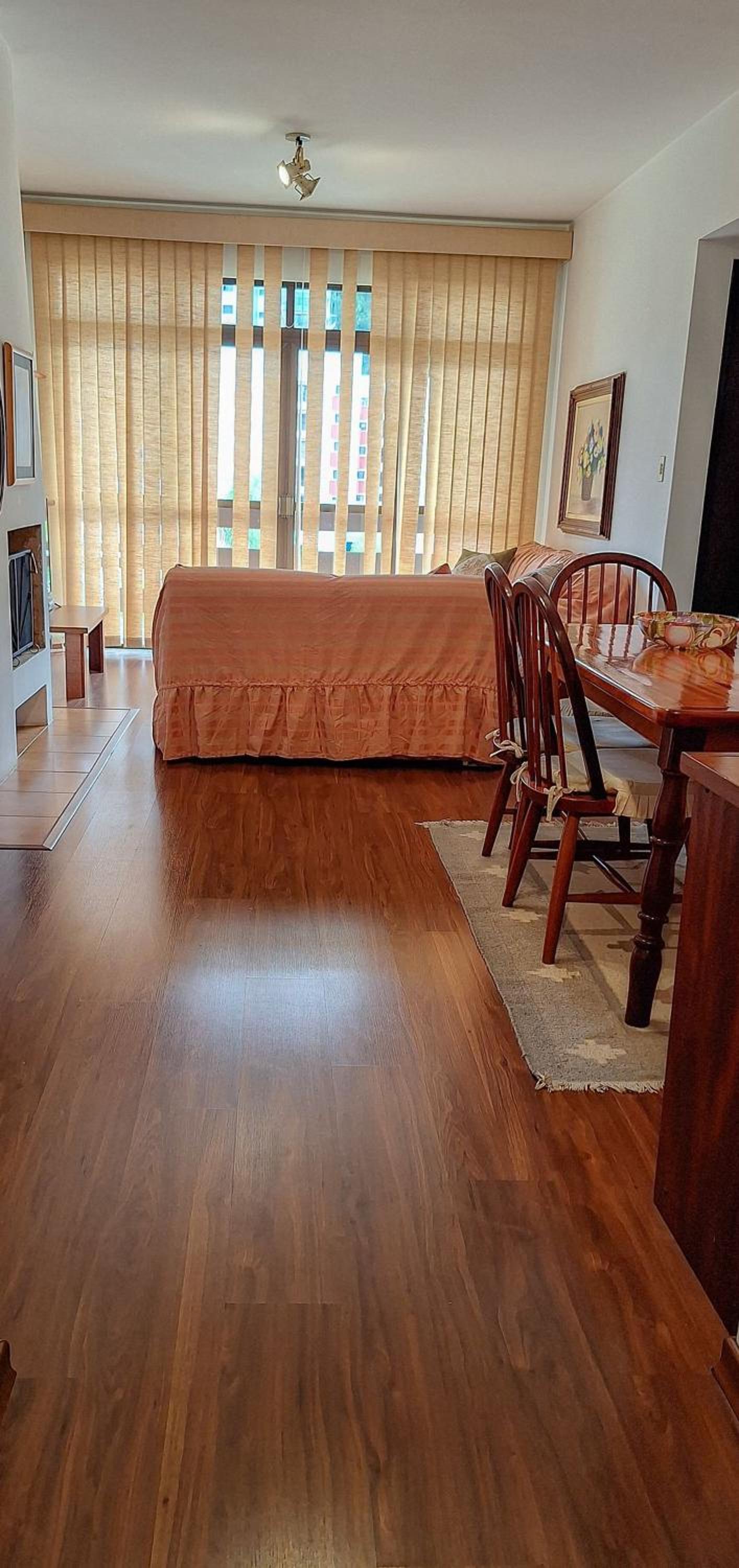 Lindo Apartamento no Centro Com Varanda