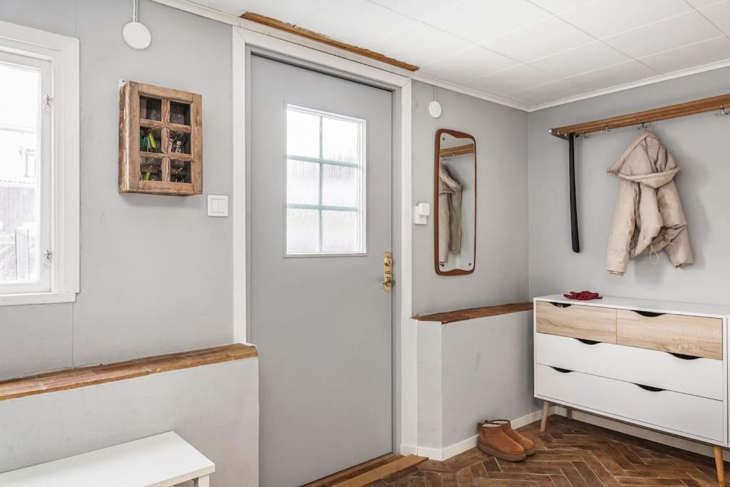 Retro Retreat with Modern Comforts view 3