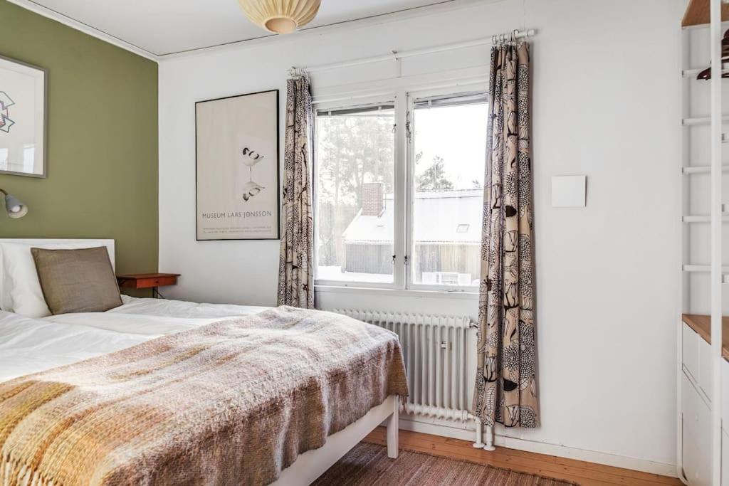 Retro Retreat with Modern Comforts view 4