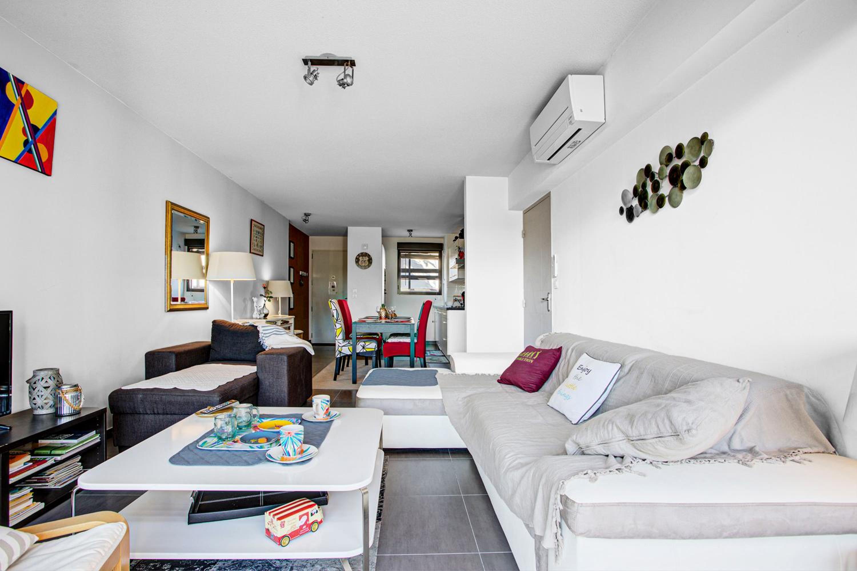 VERT PARADIS - Appartement 3 étoiles, Vue apaisante sur GOLF, Pins Parasols, 2è étage - 80 m2 dont Terrasse avec Pergola, 2 chambres, 3 CLIM, WIFI - Piscin