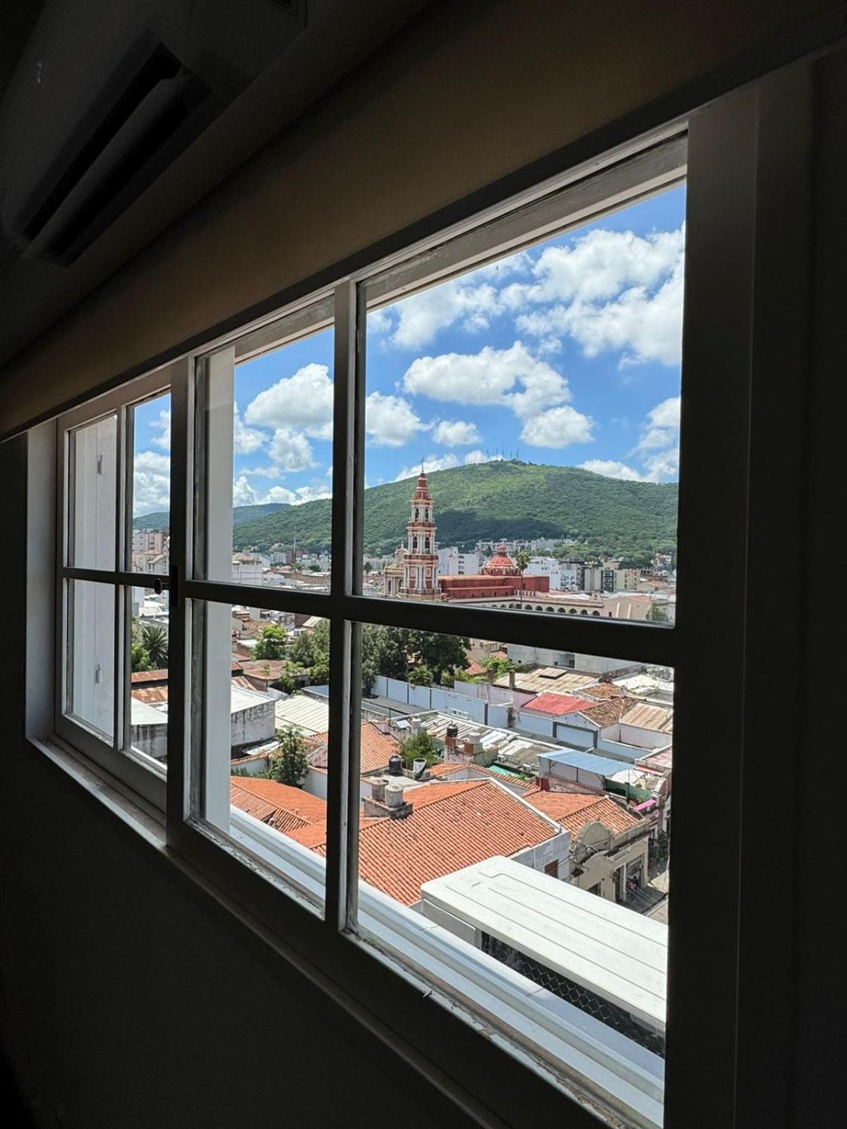 EXCLUSIVO departamento para 2 en PLENO CENTRO DE SALTA