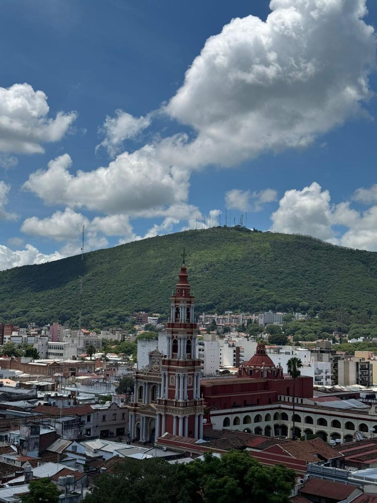 EXCLUSIVO departamento para 2 en PLENO CENTRO DE SALTA
