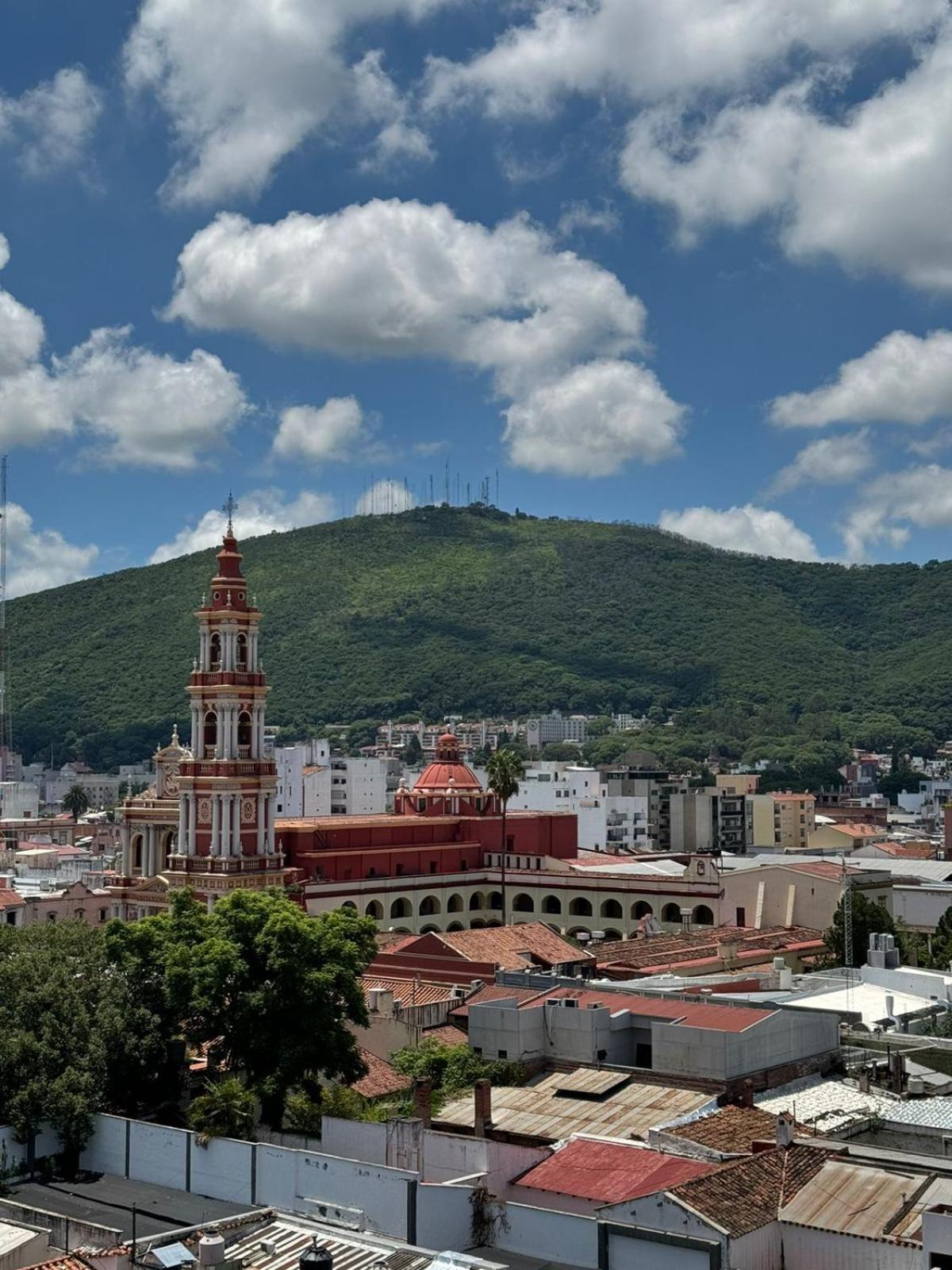 EXCLUSIVO departamento para 2 en PLENO CENTRO DE SALTA