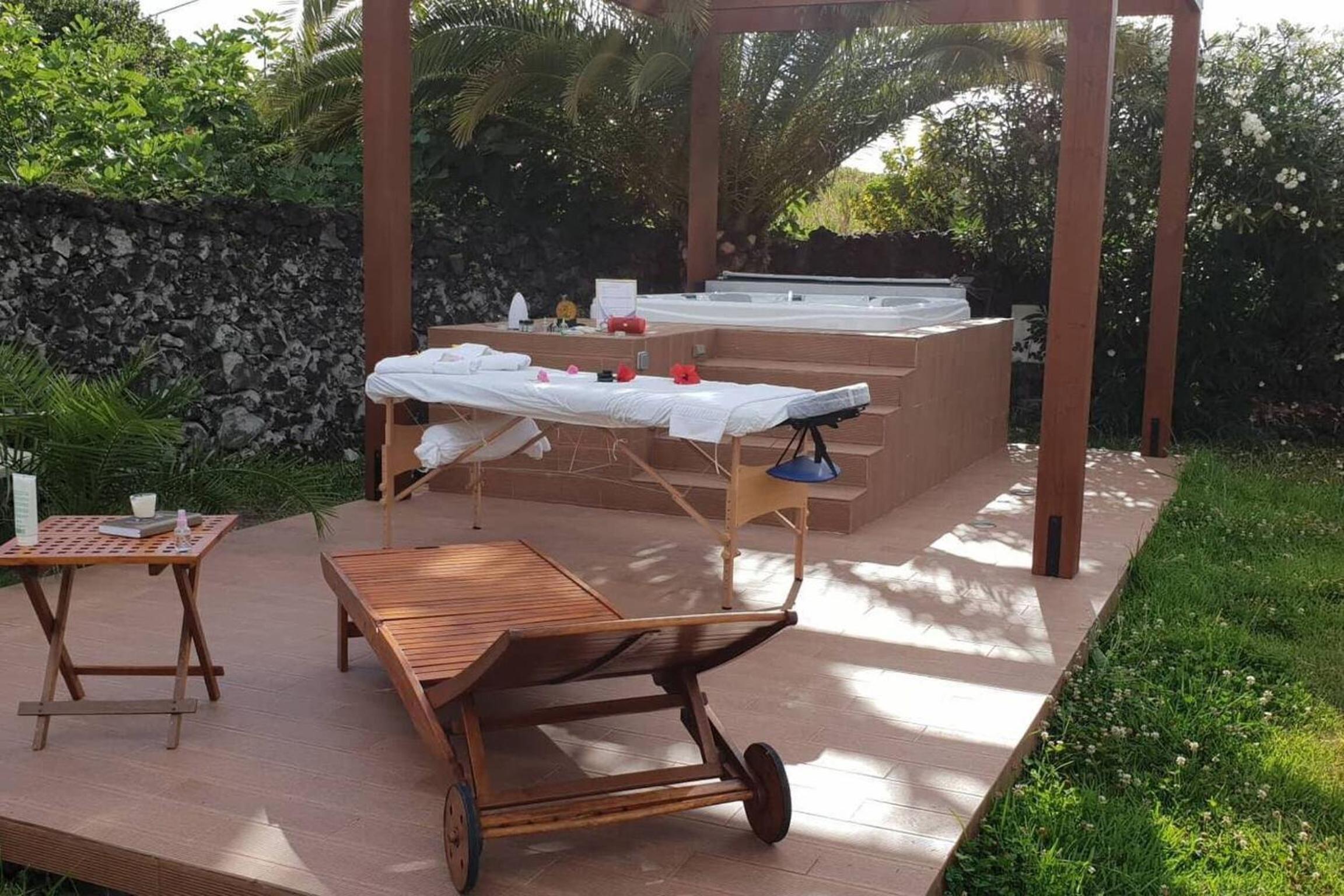 Elegant residence with jacuzzi in Agua De Pau