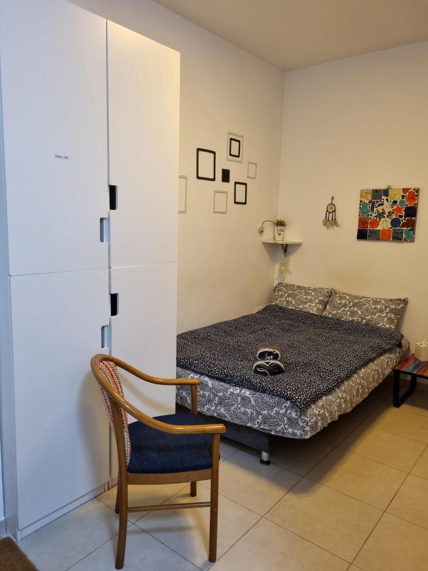 Cute Studio near Yad Vashem by the light rail station FREE street parking view 5